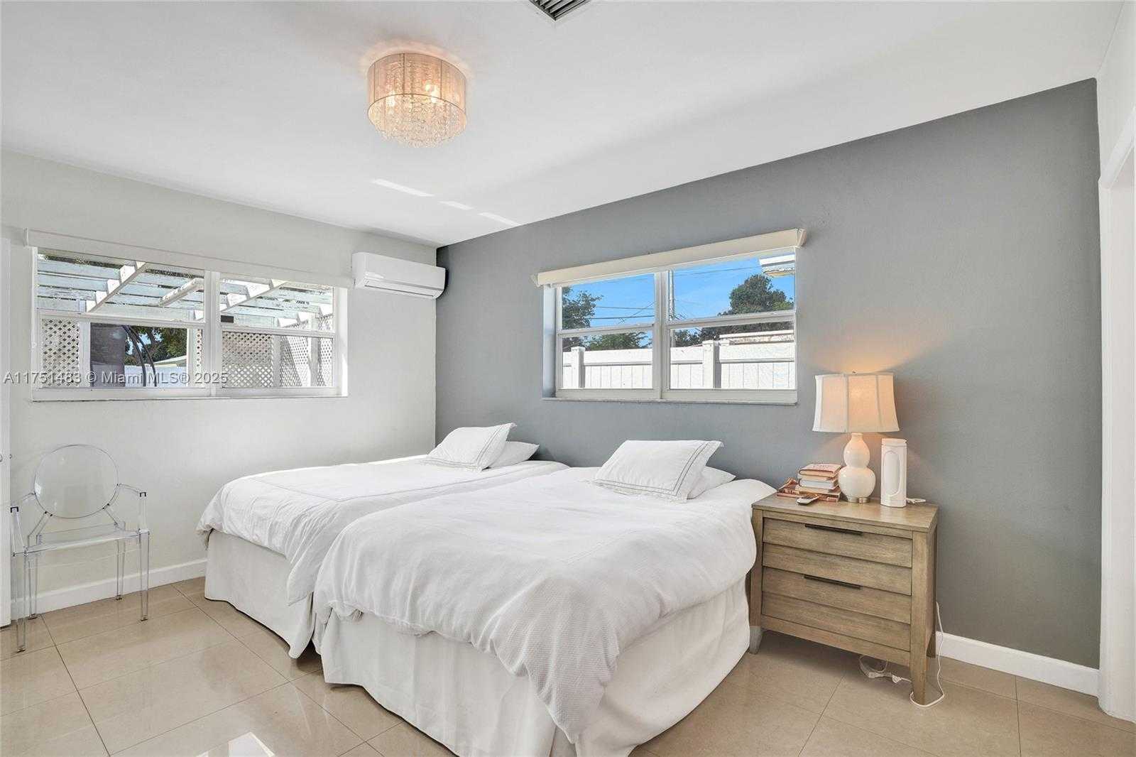 Small Image of 1052 NORTH EAST 179TH TER, North Miami Beach Number 18