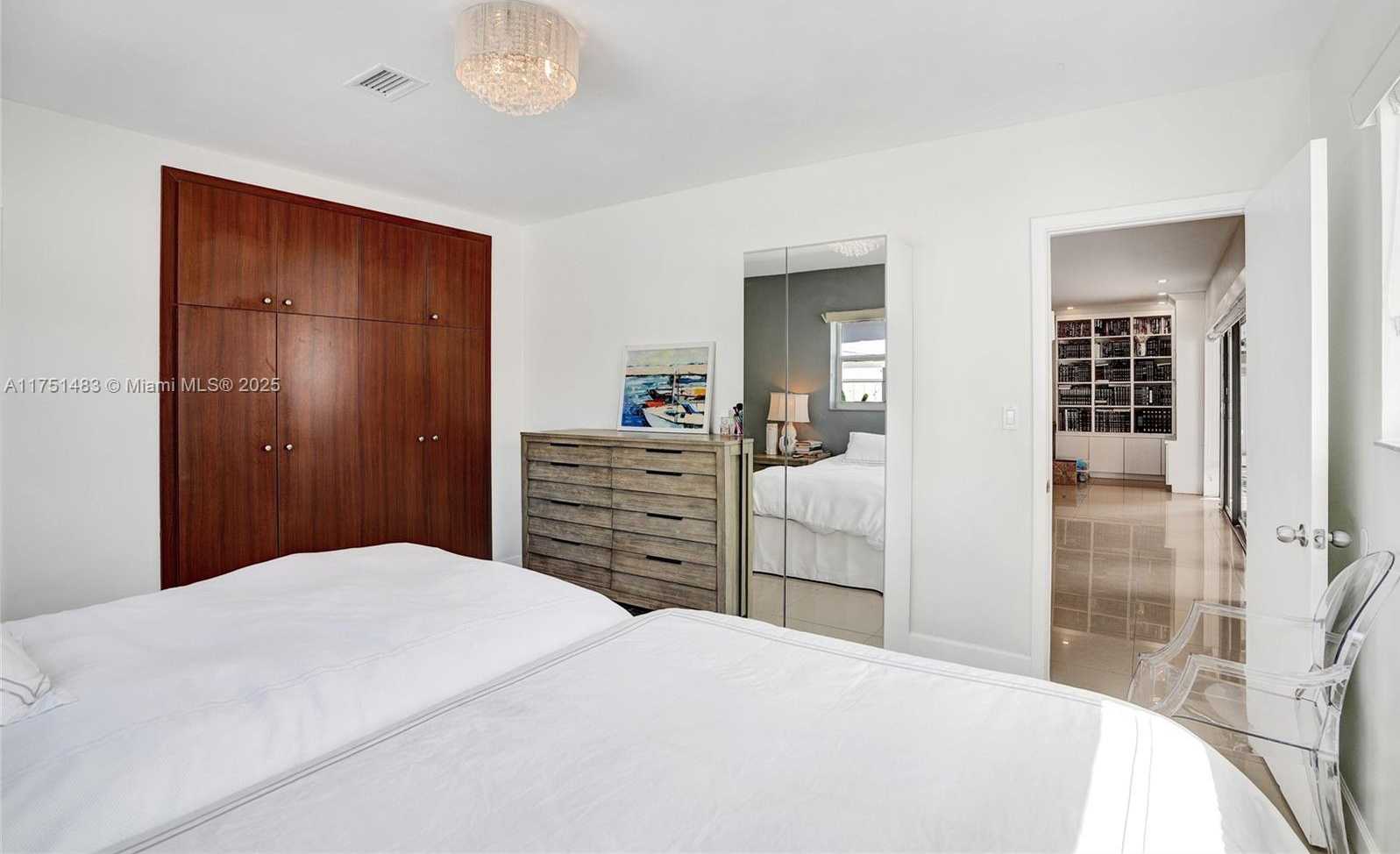 Small Image of 1052 NORTH EAST 179TH TER, North Miami Beach Number 20