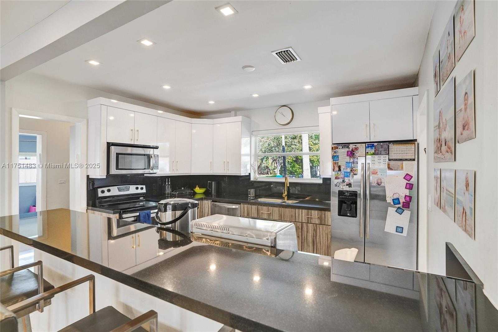 Small Image of 1052 NORTH EAST 179TH TER, North Miami Beach Number 23