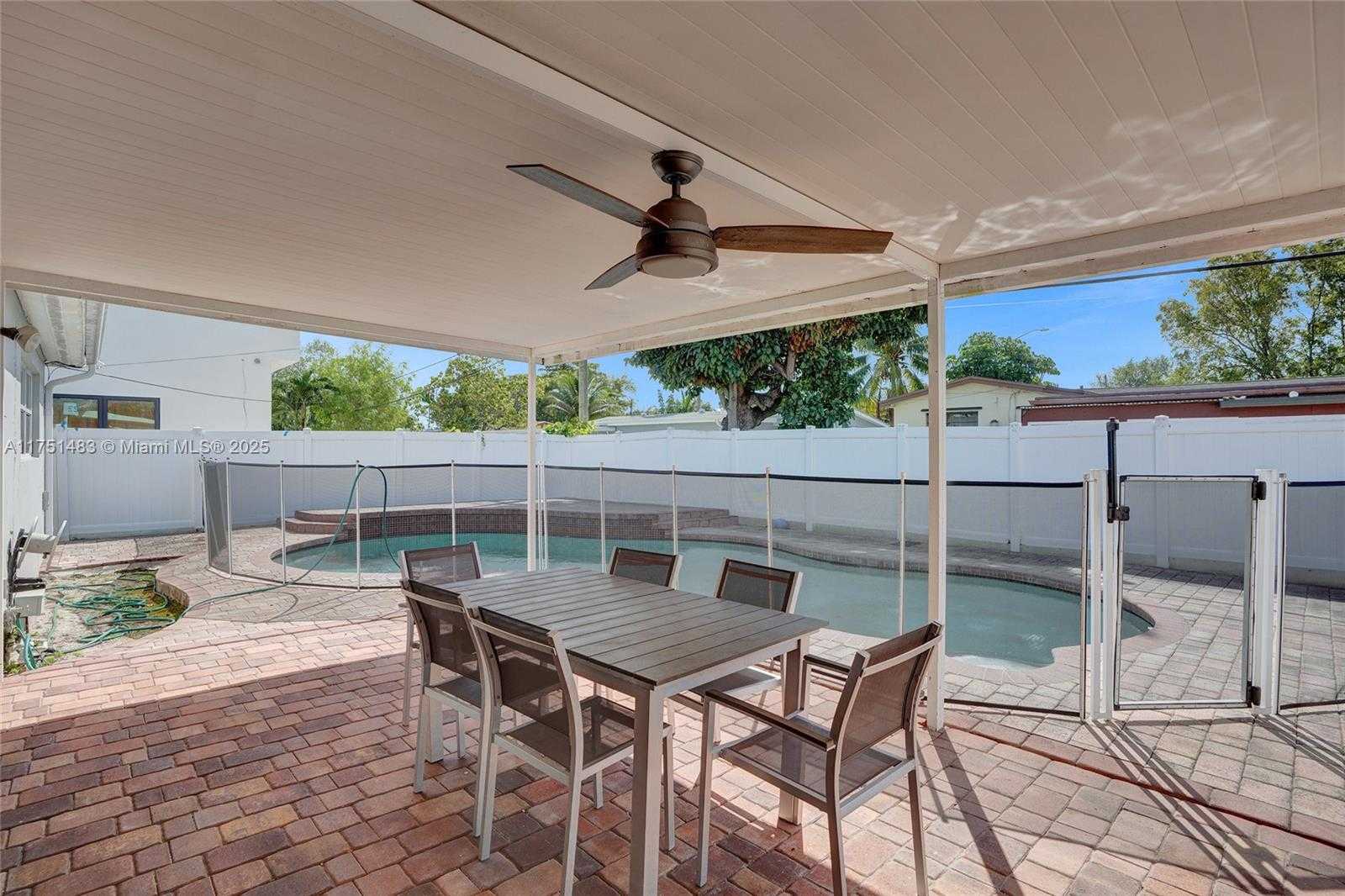 Small Image of 1052 NORTH EAST 179TH TER, North Miami Beach Number 26