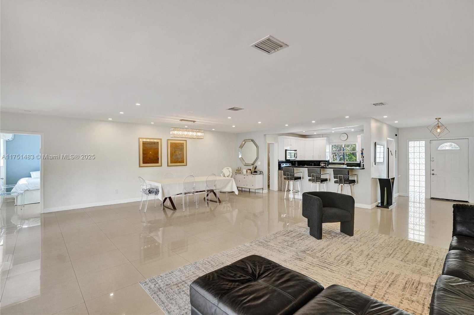 Small Image of 1052 NORTH EAST 179TH TER, North Miami Beach Number 5