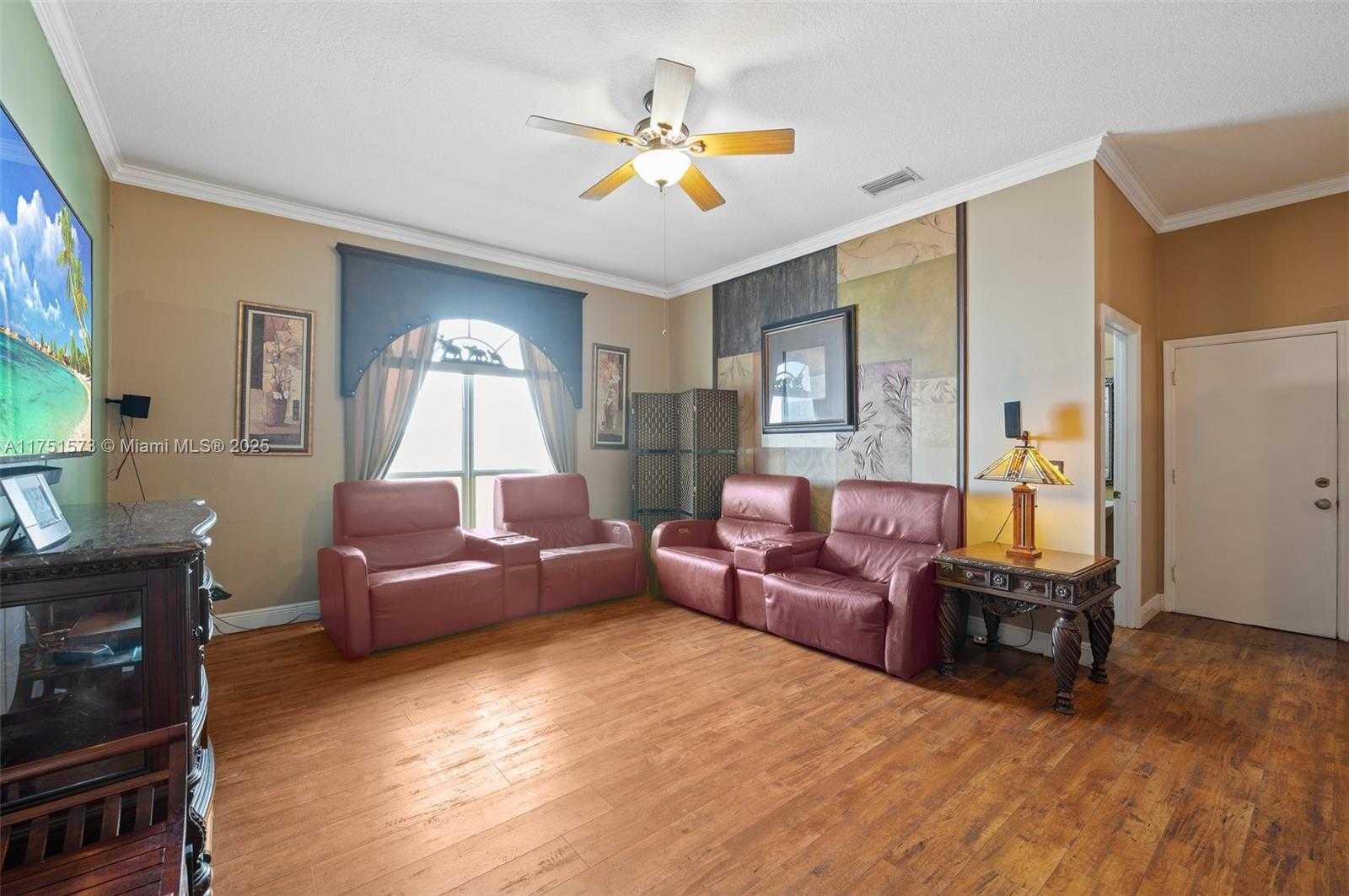 Small Image of 16358 SOUTH MARIPOSA CIR S, Pembroke Pines Number 11