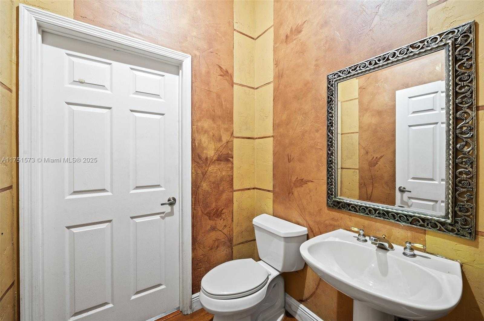 Small Image of 16358 SOUTH MARIPOSA CIR S, Pembroke Pines Number 14