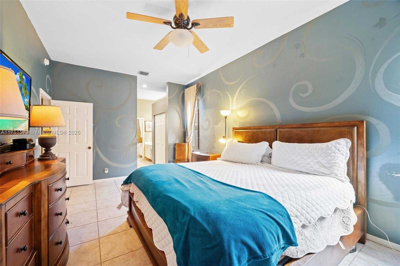 Small Image of 16358 SOUTH MARIPOSA CIR S, Pembroke Pines Number 16