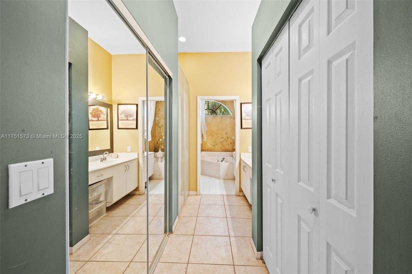 Small Image of 16358 SOUTH MARIPOSA CIR S, Pembroke Pines Number 17