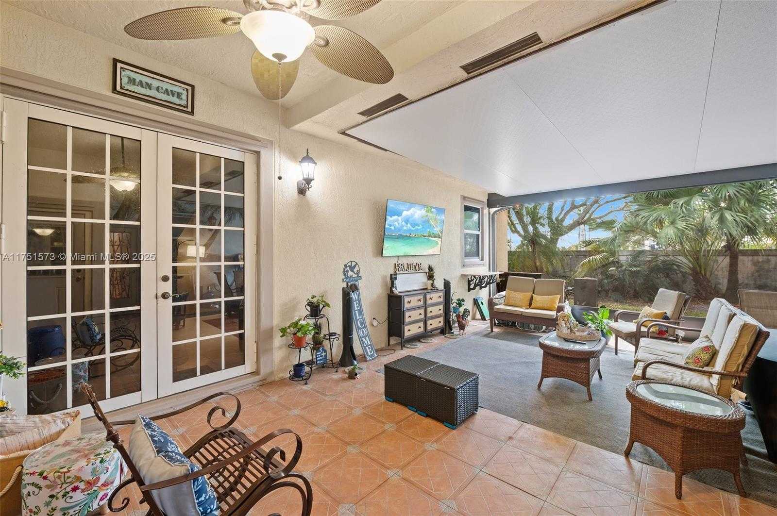 Small Image of 16358 SOUTH MARIPOSA CIR S, Pembroke Pines Number 32
