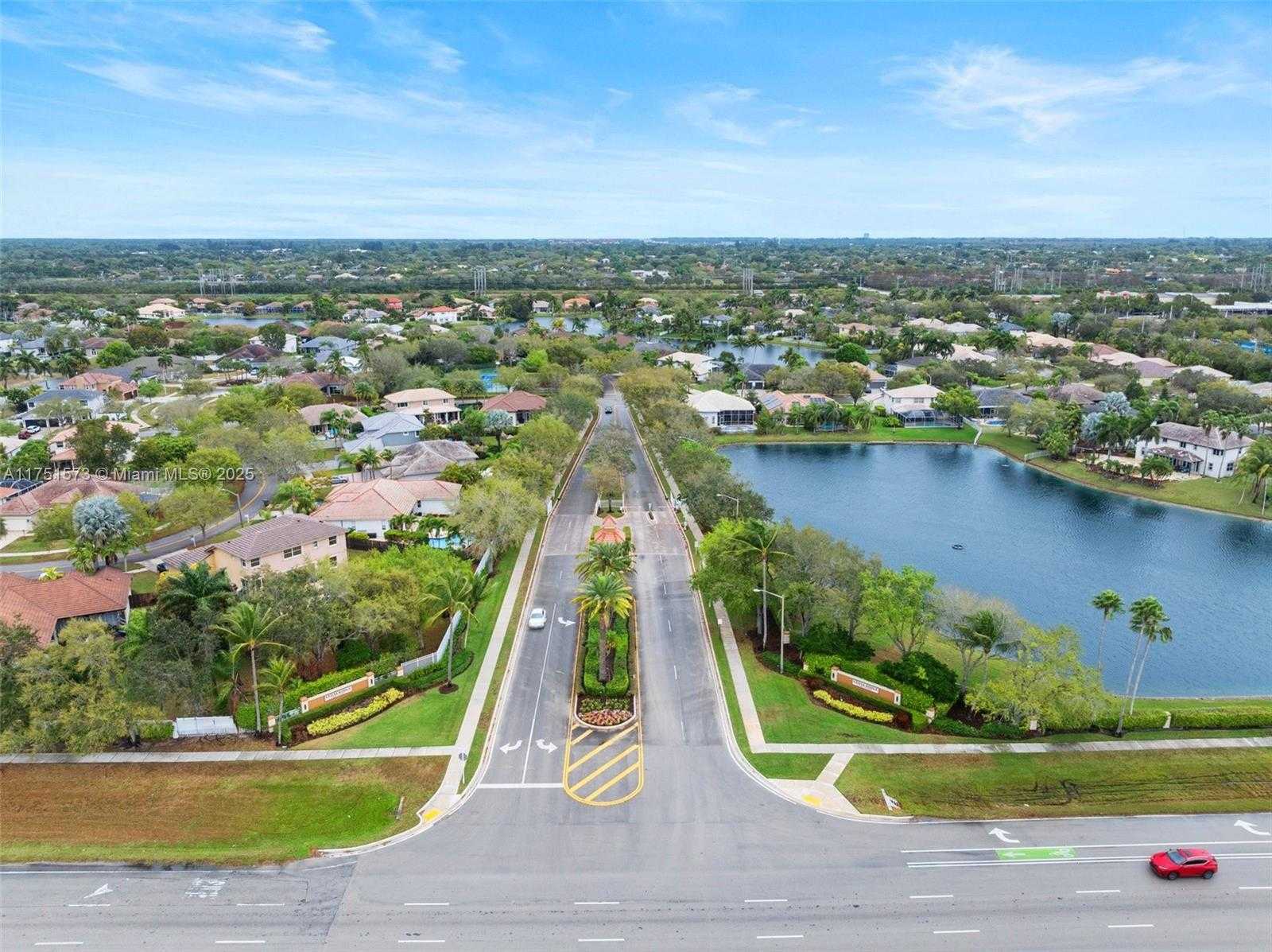 Small Image of 16358 SOUTH MARIPOSA CIR S, Pembroke Pines Number 36