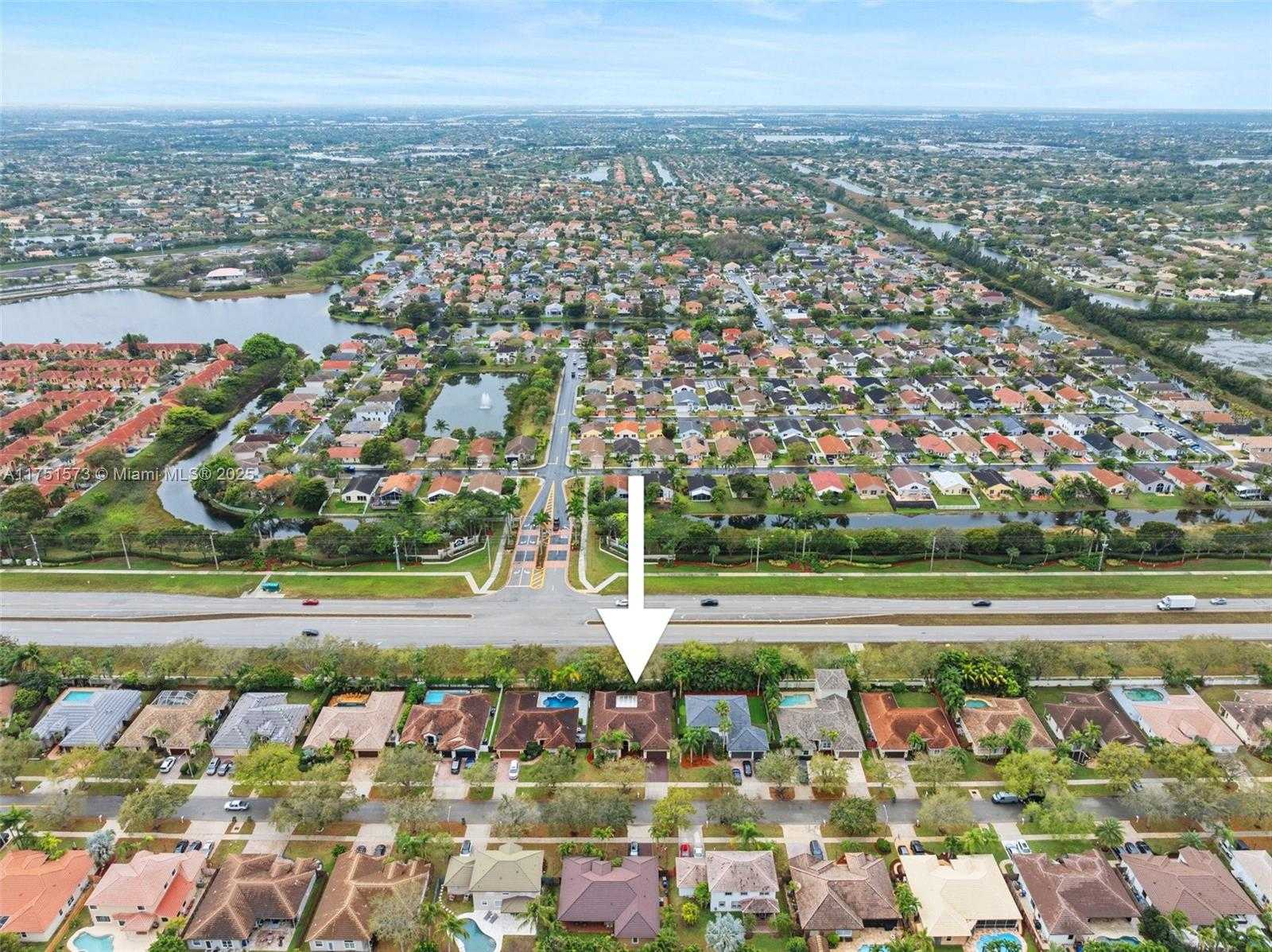 Small Image of 16358 SOUTH MARIPOSA CIR S, Pembroke Pines Number 39
