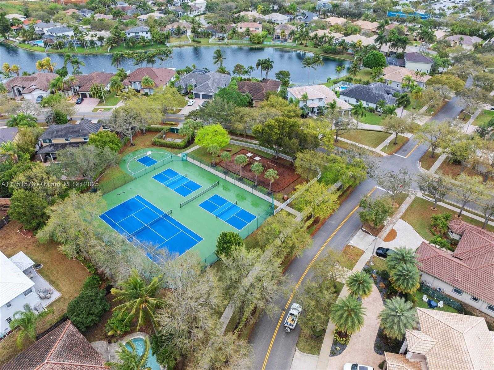 Small Image of 16358 SOUTH MARIPOSA CIR S, Pembroke Pines Number 44