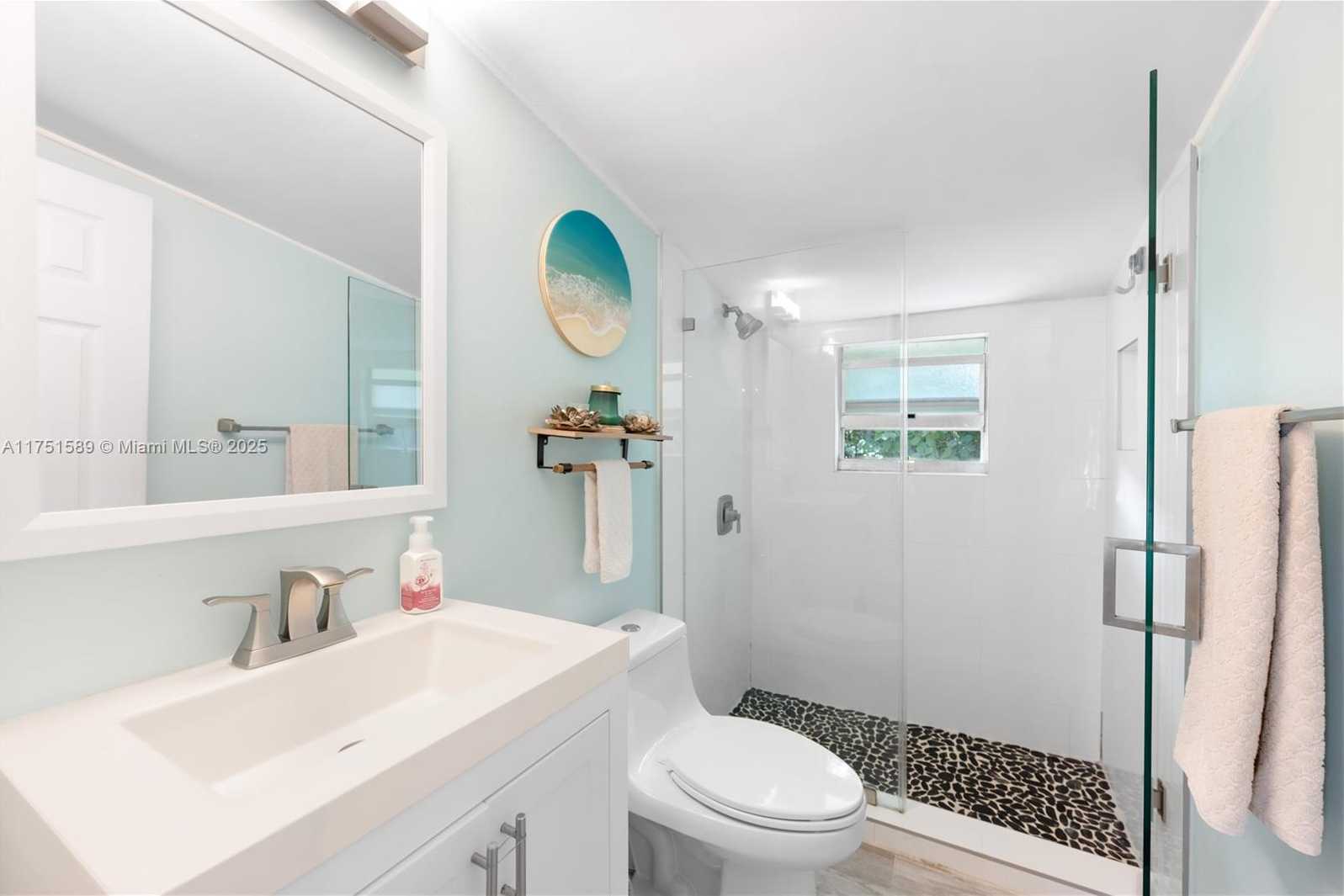 Small Image of 4916 WASHINGTON DR, Coral Gables Number 17