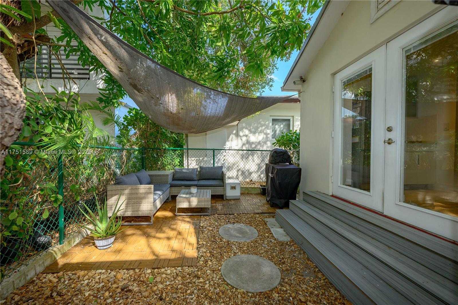 Small Image of 4916 WASHINGTON DR, Coral Gables Number 20