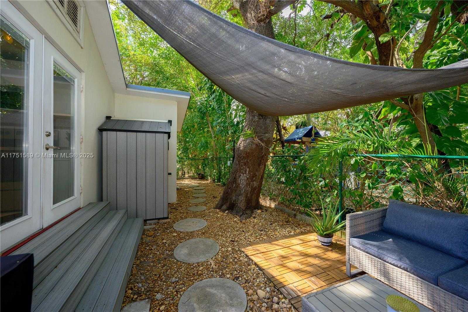 Small Image of 4916 WASHINGTON DR, Coral Gables Number 21