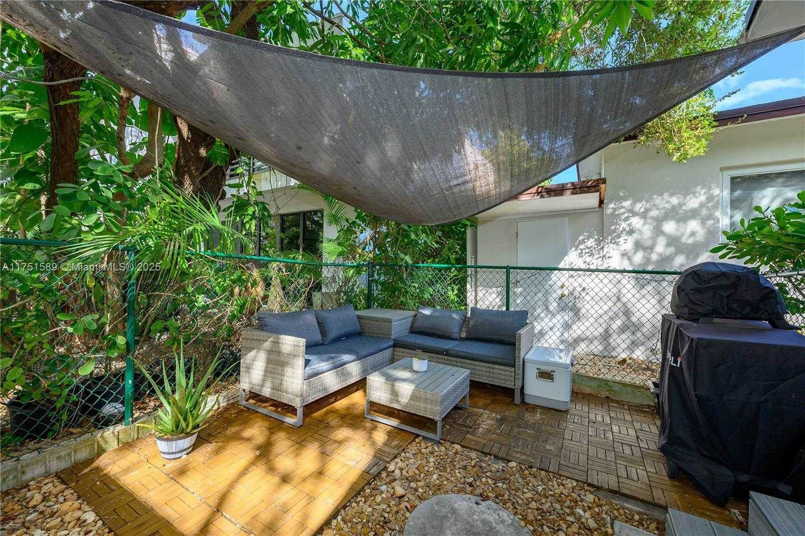 Small Image of 4916 WASHINGTON DR, Coral Gables Number 22