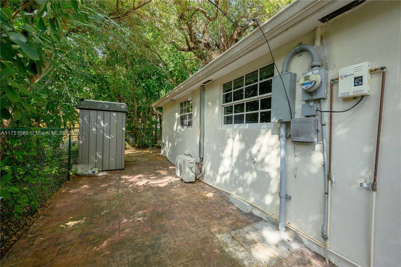 Small Image of 4916 WASHINGTON DR, Coral Gables Number 25