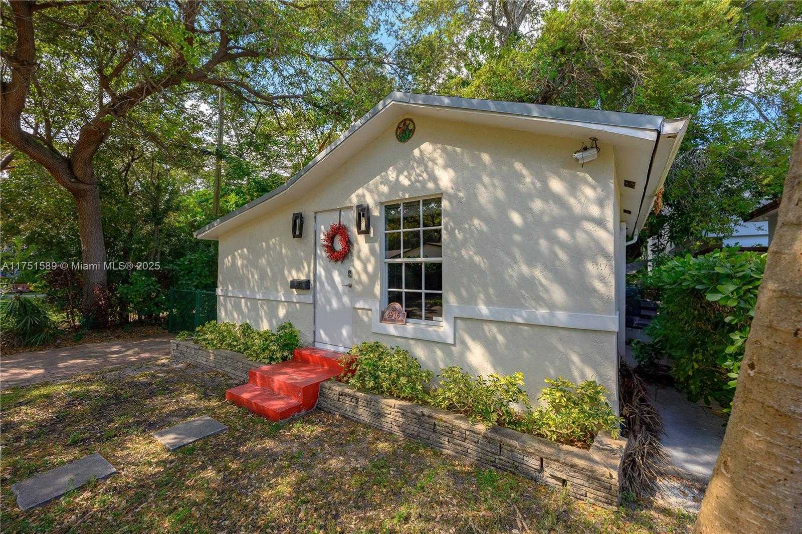 Small Image of 4916 WASHINGTON DR, Coral Gables Number 4