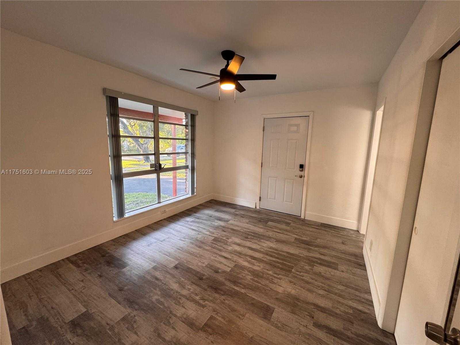 Small Image of 900 EAST ACRE DR, Plantation Number 16