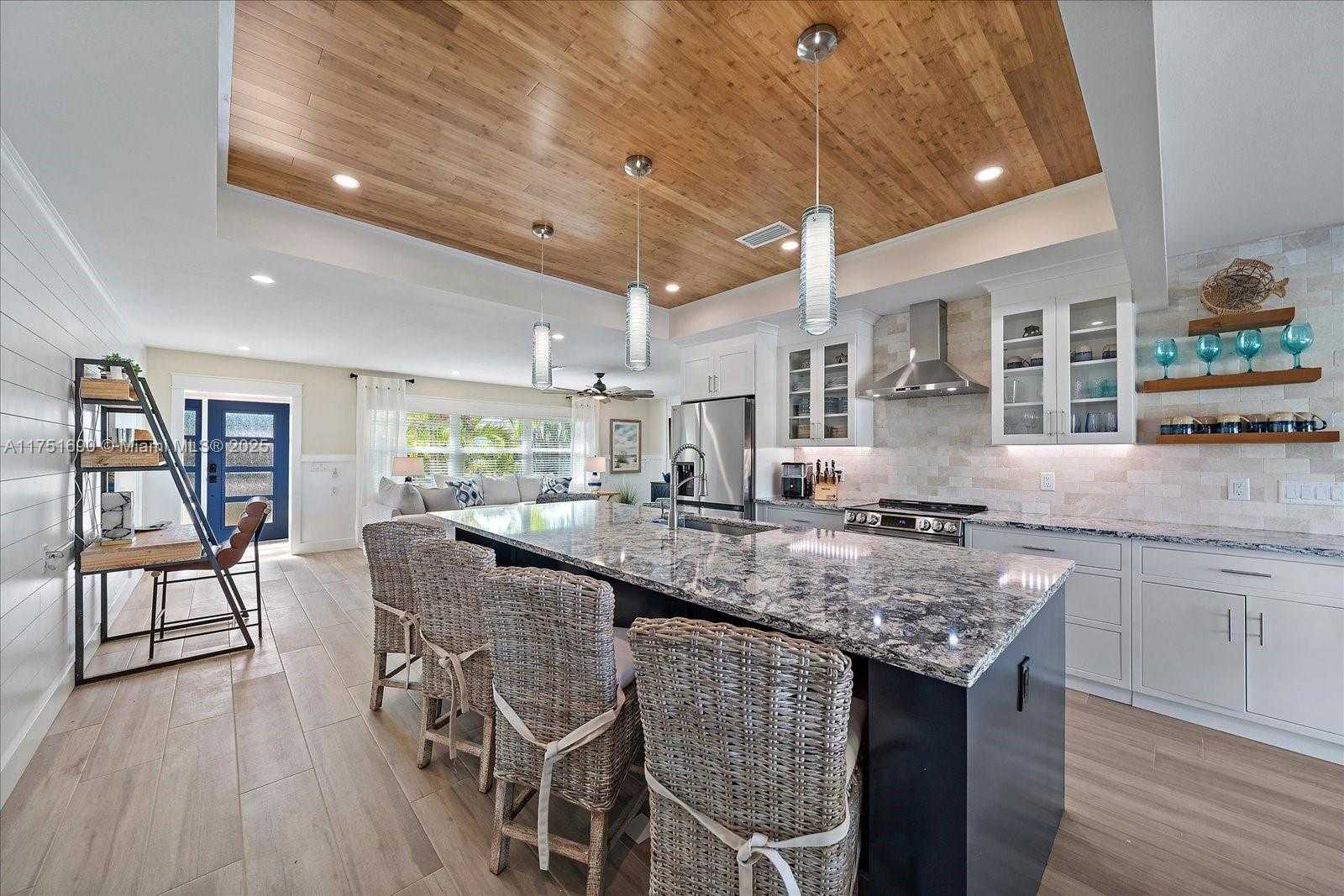 Small Image of 504 BAYVIEW DR, Other City - In The State Of Florida Number 12
