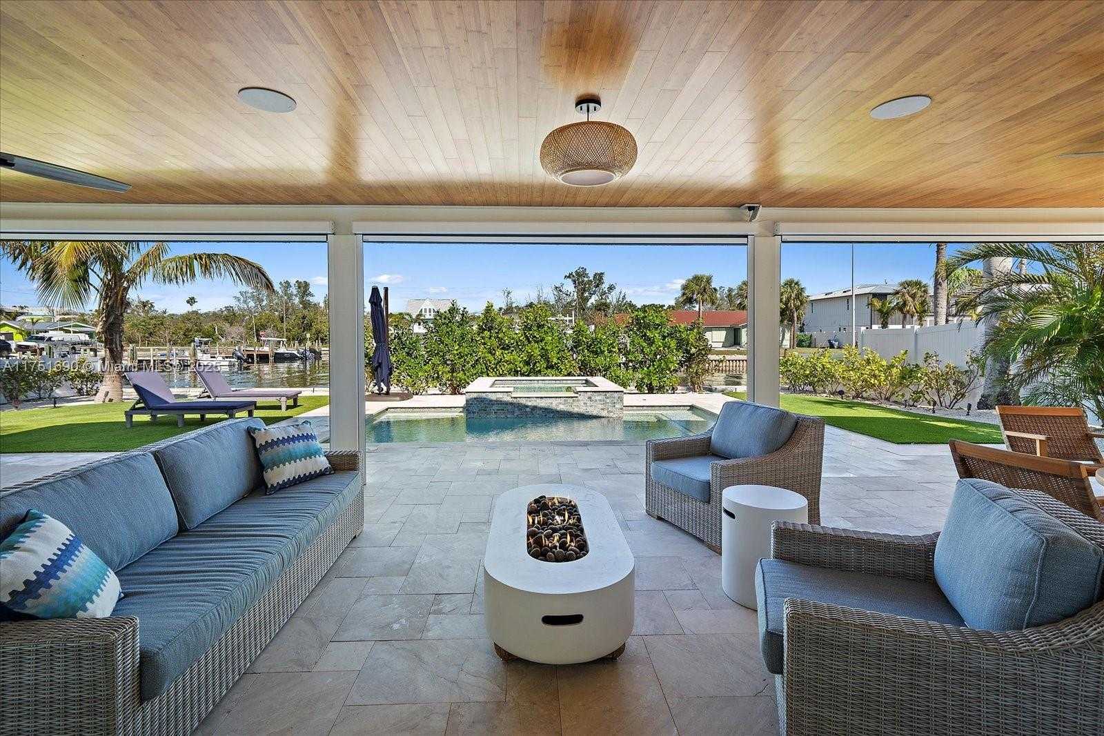 Small Image of 504 BAYVIEW DR, Other City - In The State Of Florida Number 2