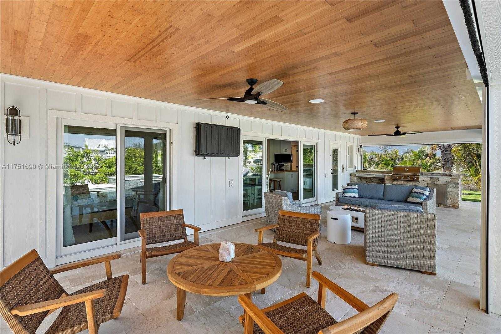 Small Image of 504 BAYVIEW DR, Other City - In The State Of Florida Number 21