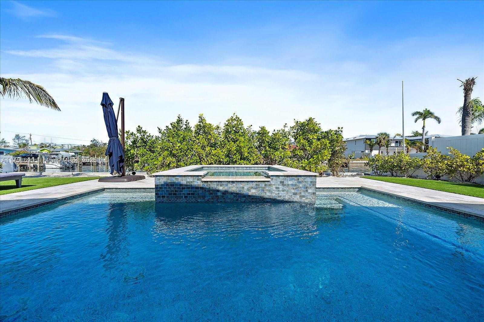 Small Image of 504 BAYVIEW DR, Other City - In The State Of Florida Number 23