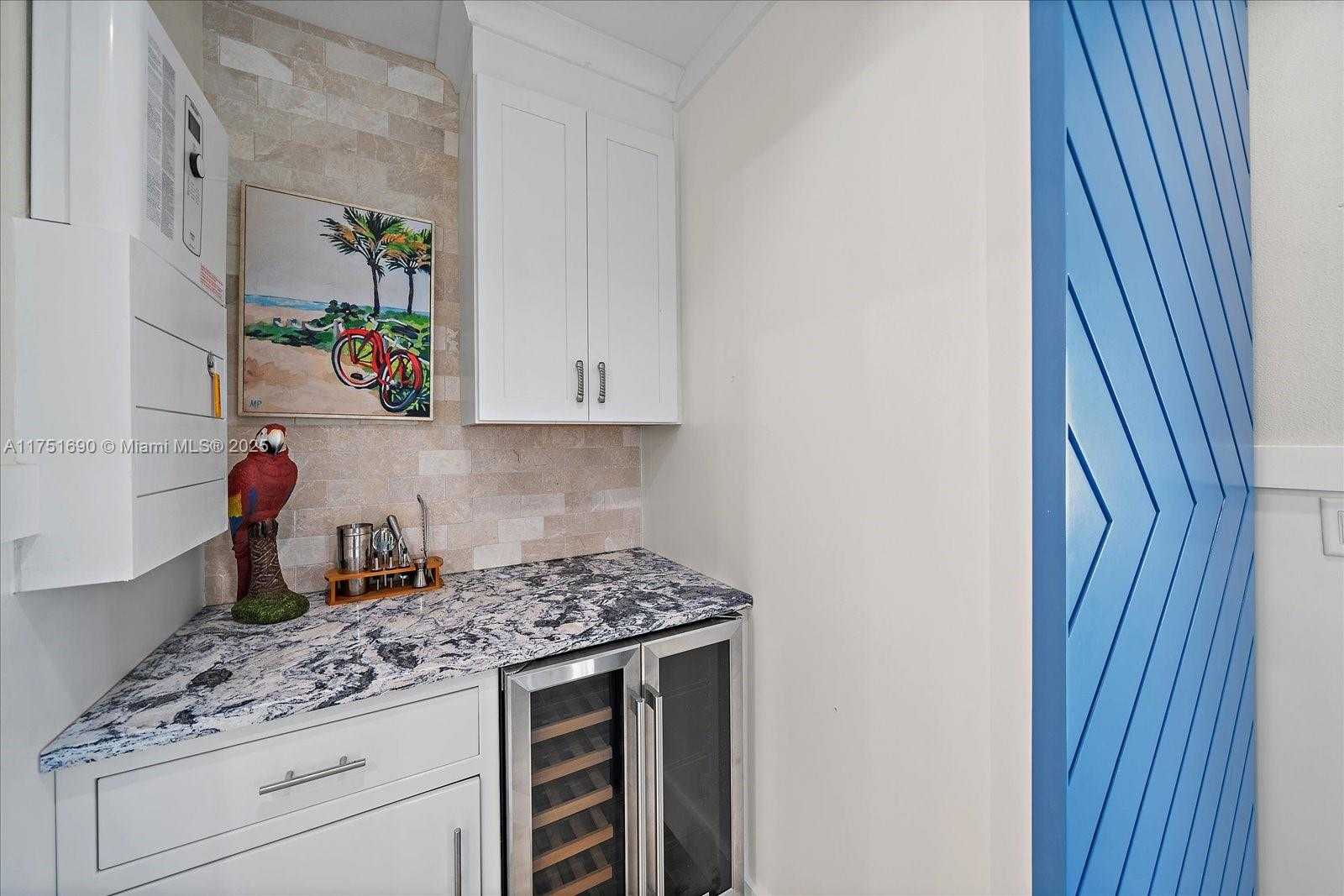 Small Image of 504 BAYVIEW DR, Other City - In The State Of Florida Number 24