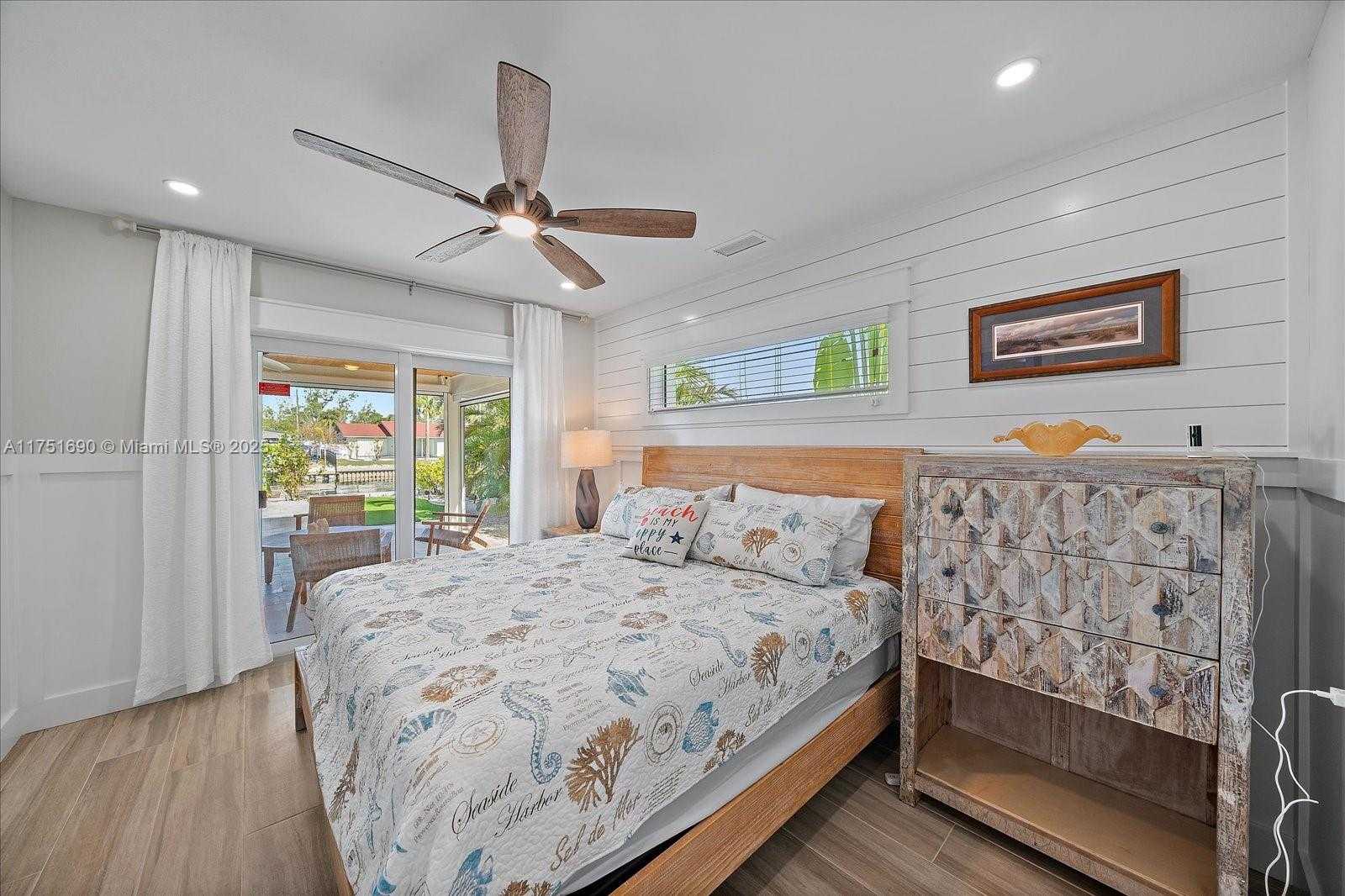 Small Image of 504 BAYVIEW DR, Other City - In The State Of Florida Number 28