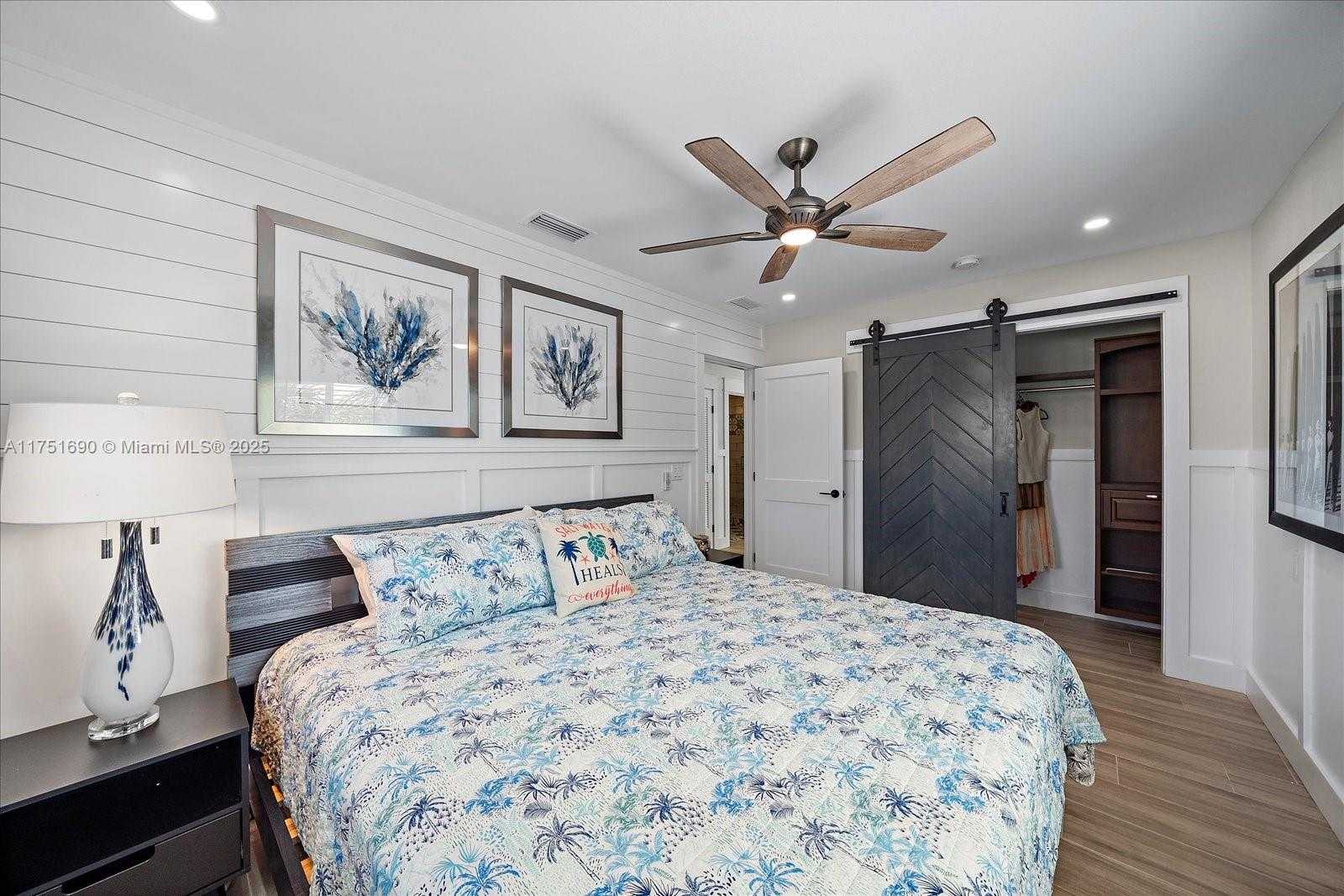 Small Image of 504 BAYVIEW DR, Other City - In The State Of Florida Number 32