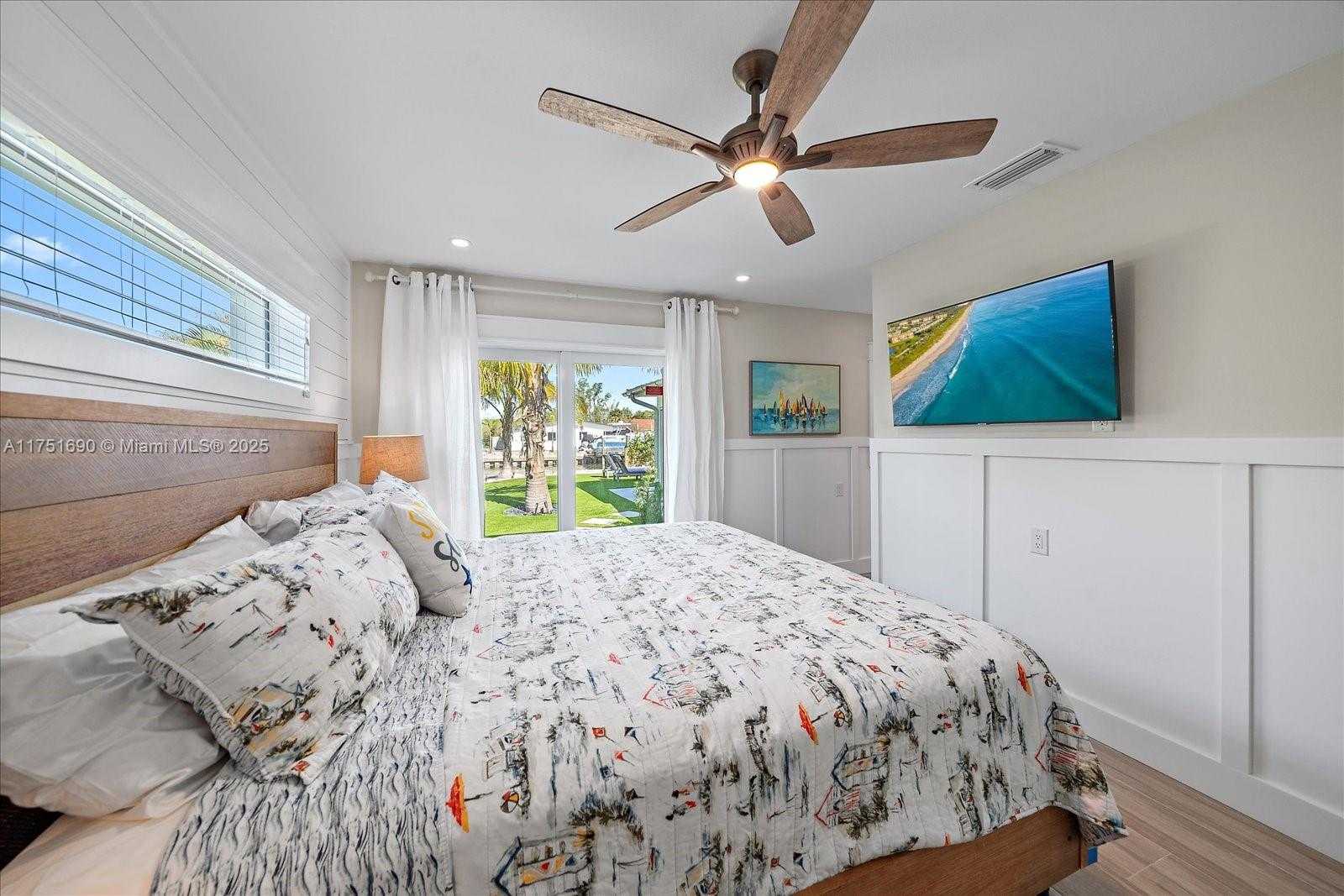 Small Image of 504 BAYVIEW DR, Other City - In The State Of Florida Number 35