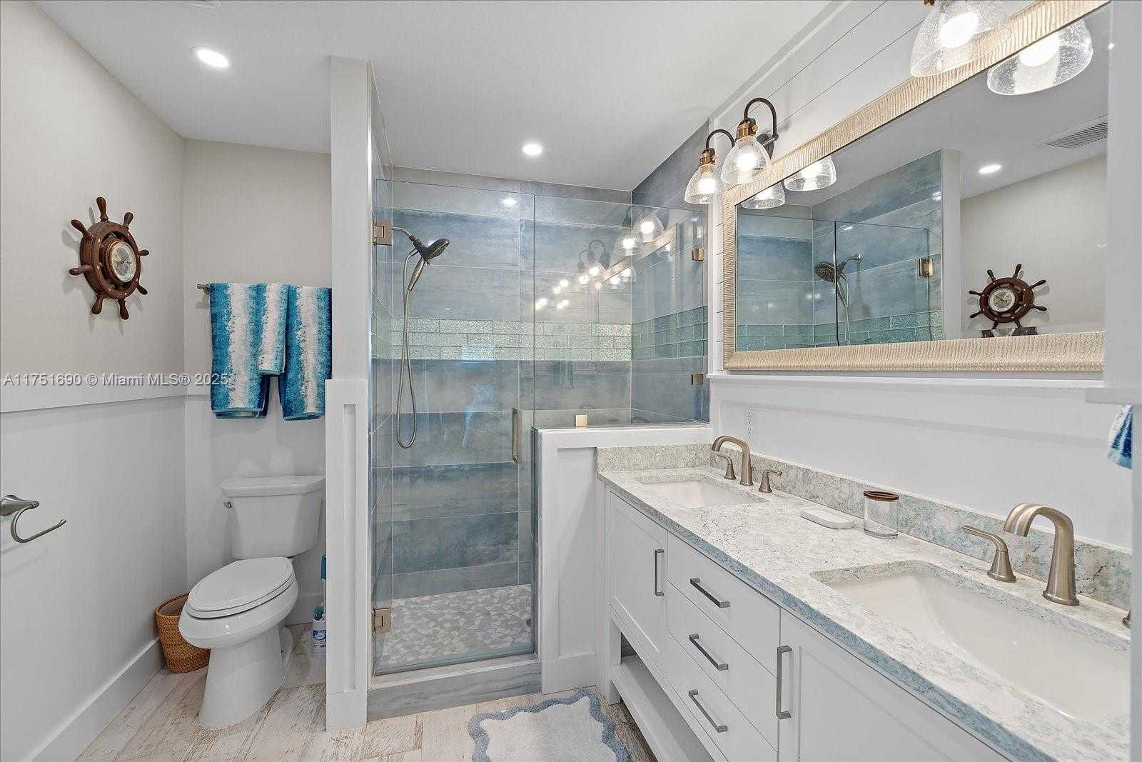 Small Image of 504 BAYVIEW DR, Other City - In The State Of Florida Number 36