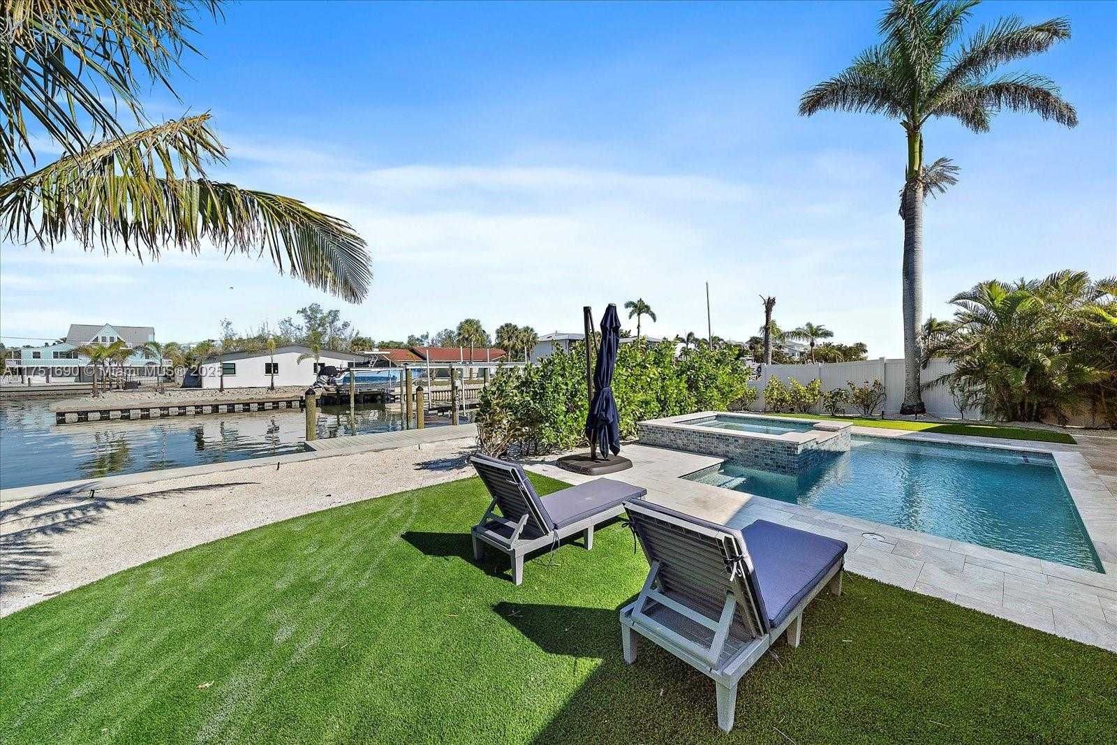 Small Image of 504 BAYVIEW DR, Other City - In The State Of Florida Number 40