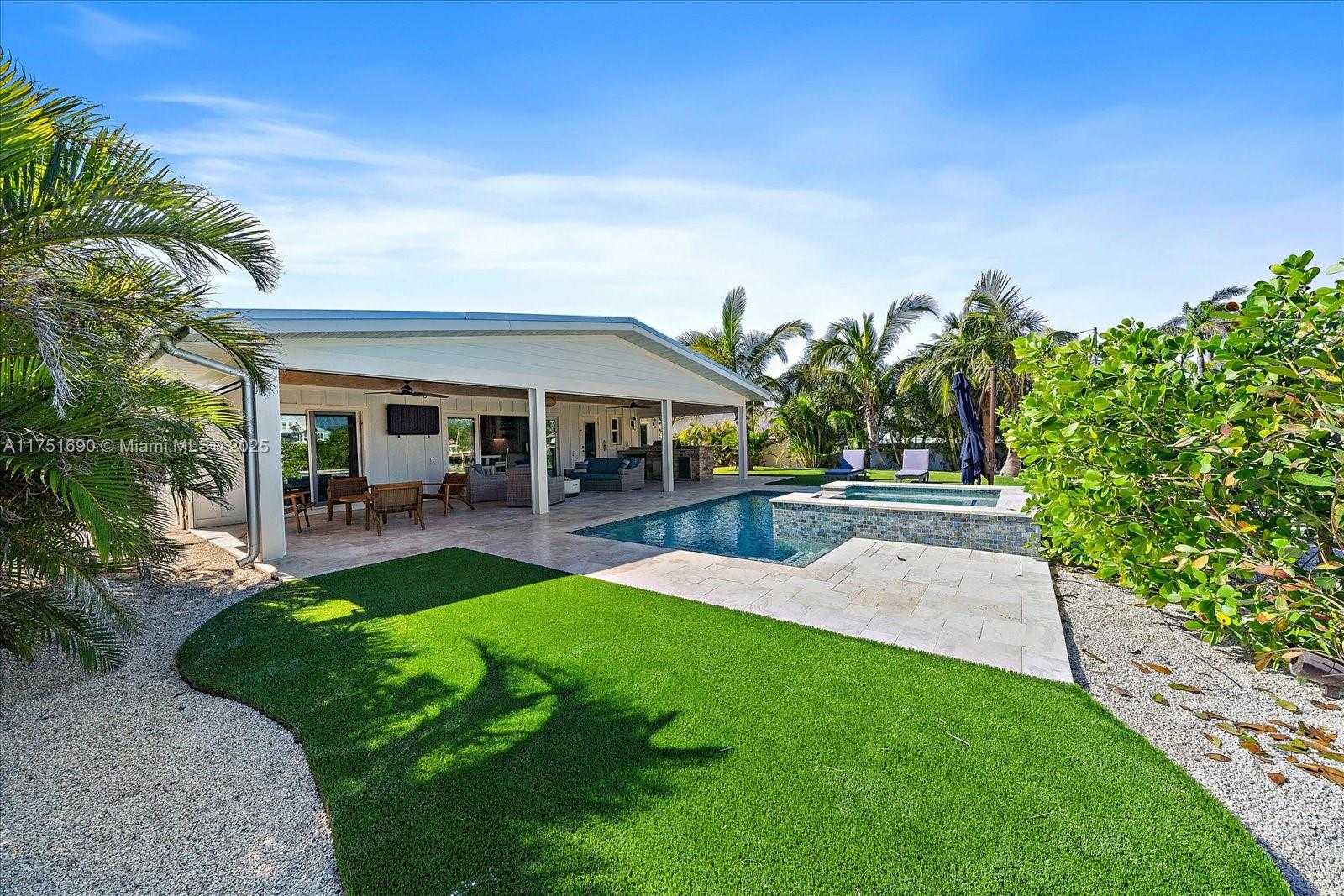 Small Image of 504 BAYVIEW DR, Other City - In The State Of Florida Number 43