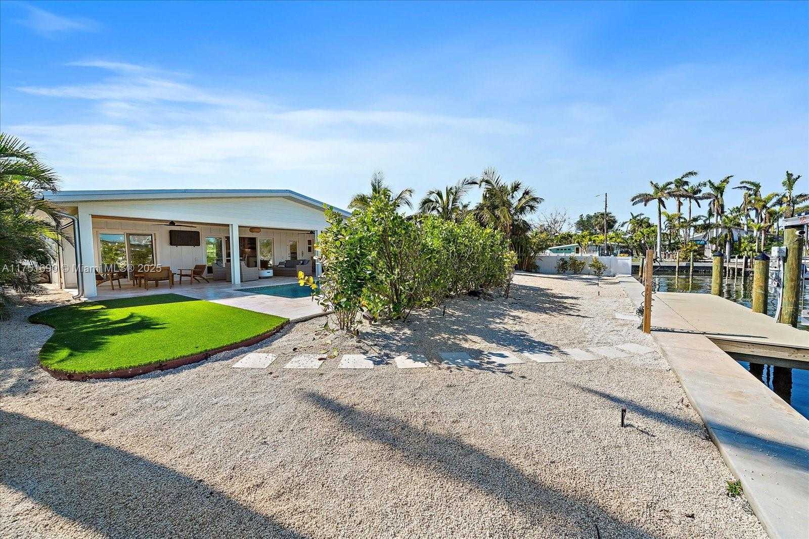 Small Image of 504 BAYVIEW DR, Other City - In The State Of Florida Number 44