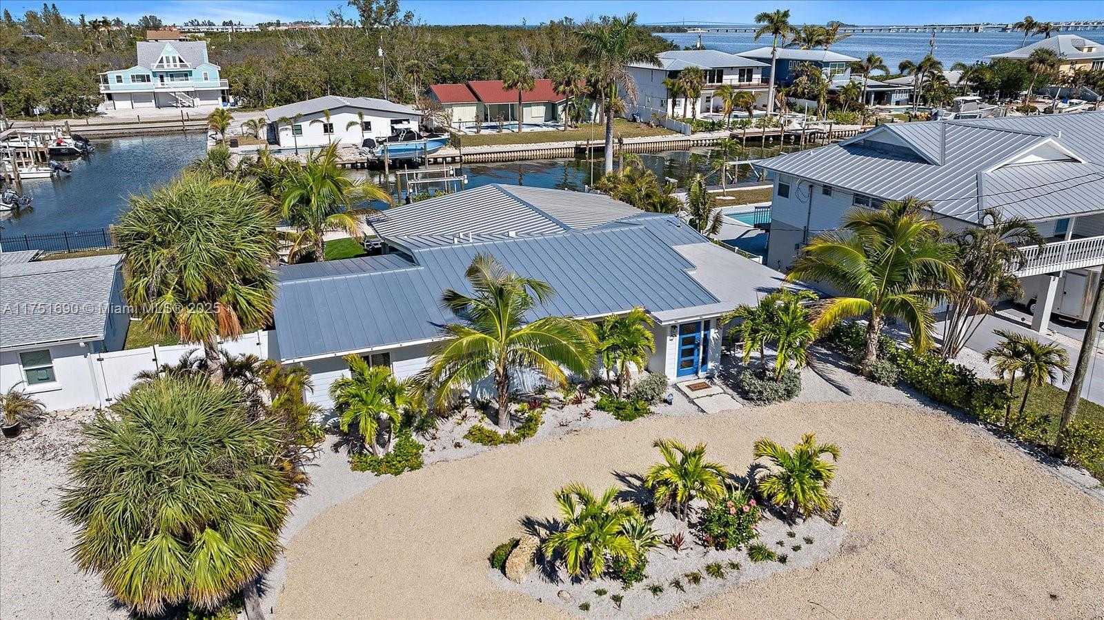 Small Image of 504 BAYVIEW DR, Other City - In The State Of Florida Number 48