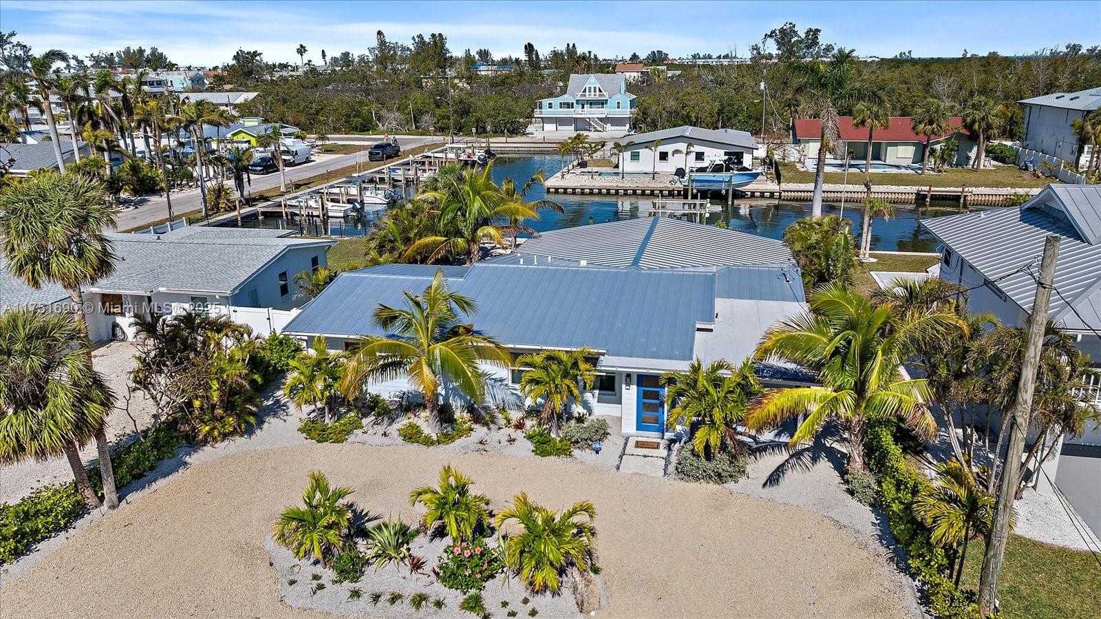 Small Image of 504 BAYVIEW DR, Other City - In The State Of Florida Number 49