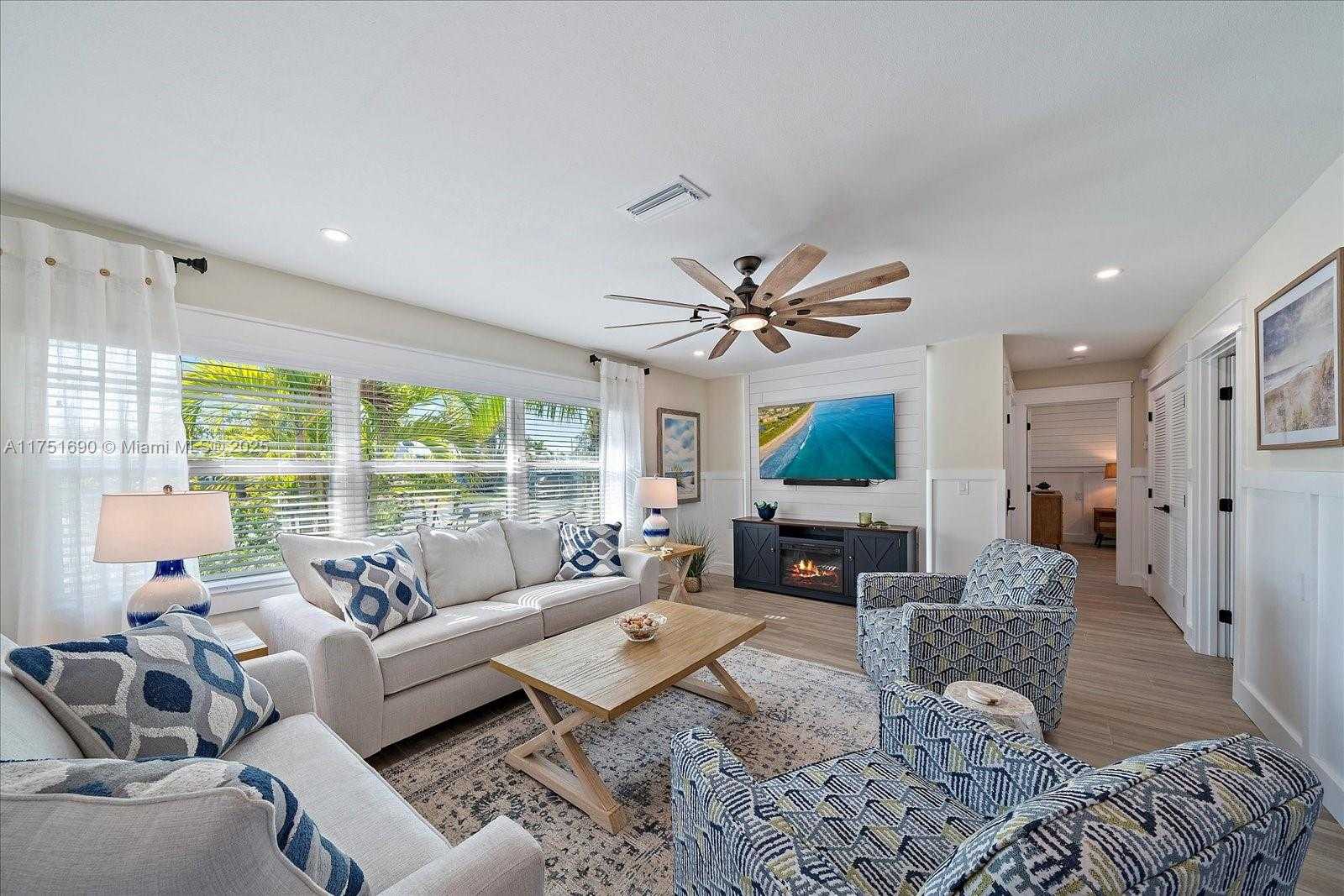 Small Image of 504 BAYVIEW DR, Other City - In The State Of Florida Number 5