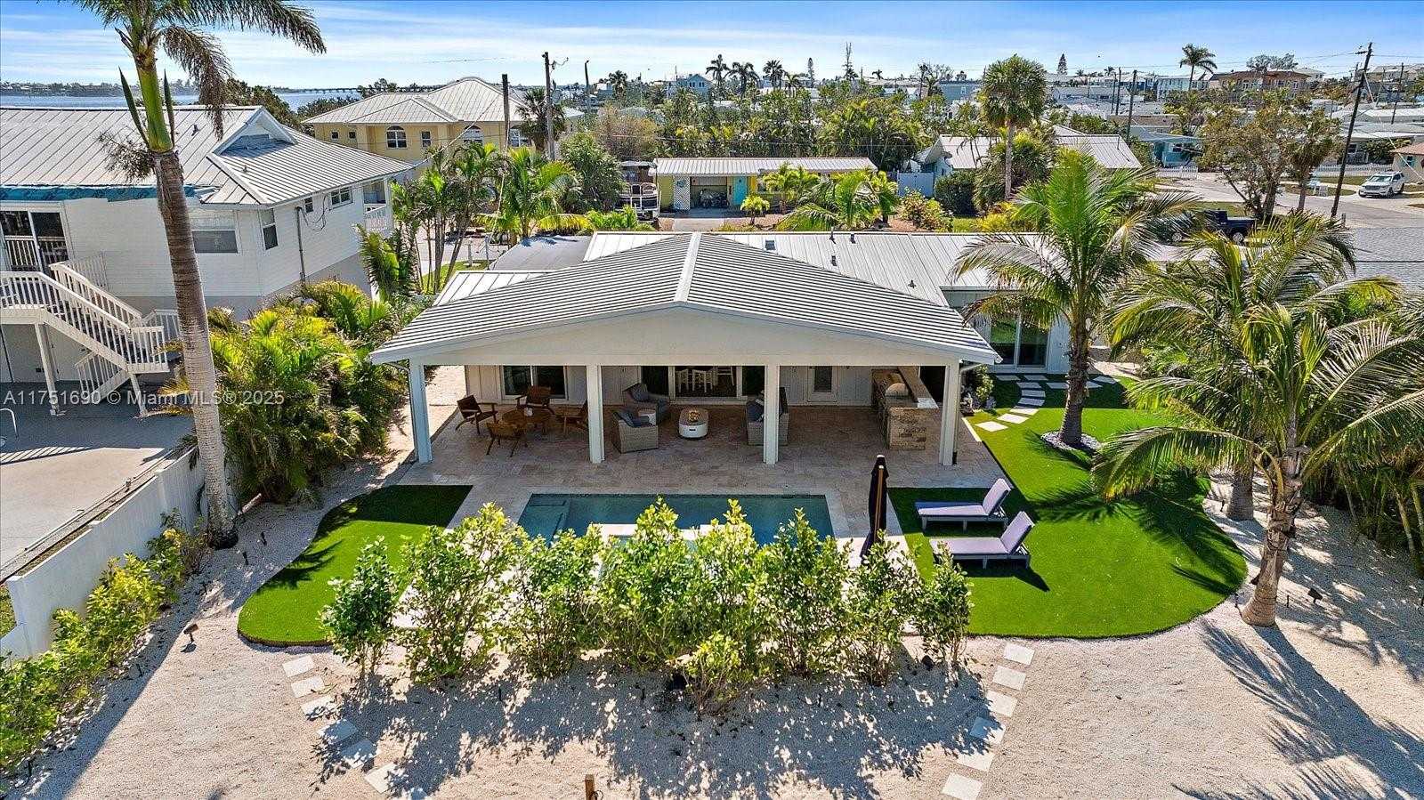 Small Image of 504 BAYVIEW DR, Other City - In The State Of Florida Number 54