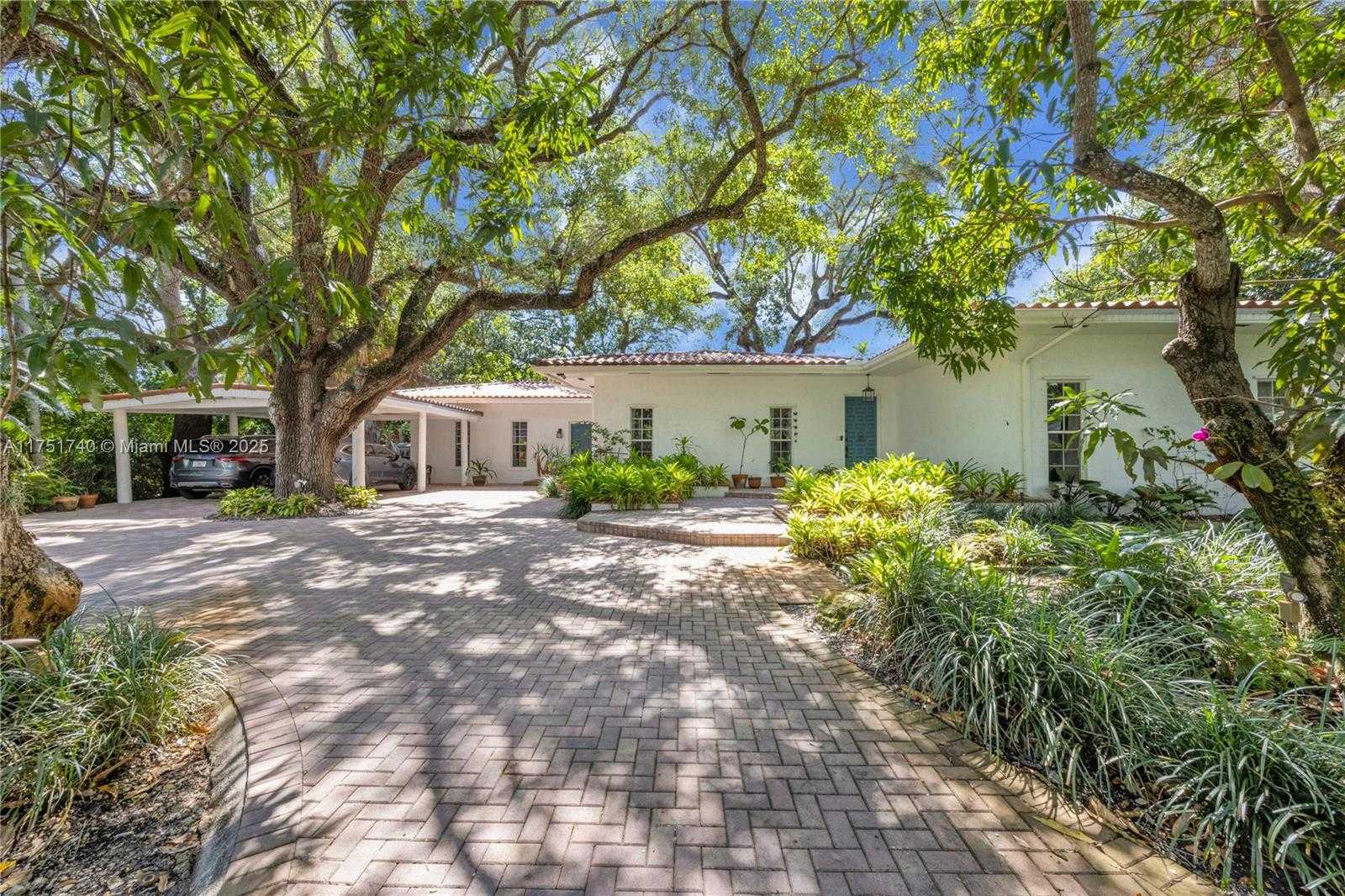 Small Image of 14345 SOUTH WEST 72ND CT, Palmetto Bay Number 2