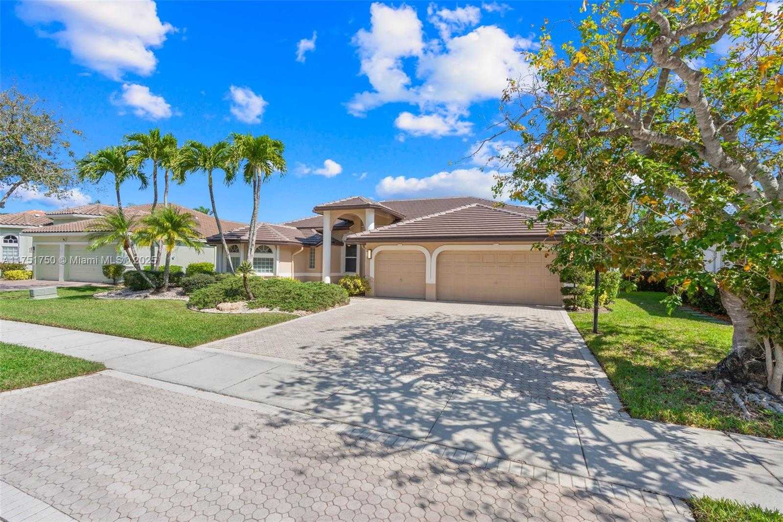 Small Image of 5135 KENSINGTON CIR, Coral Springs Number 14