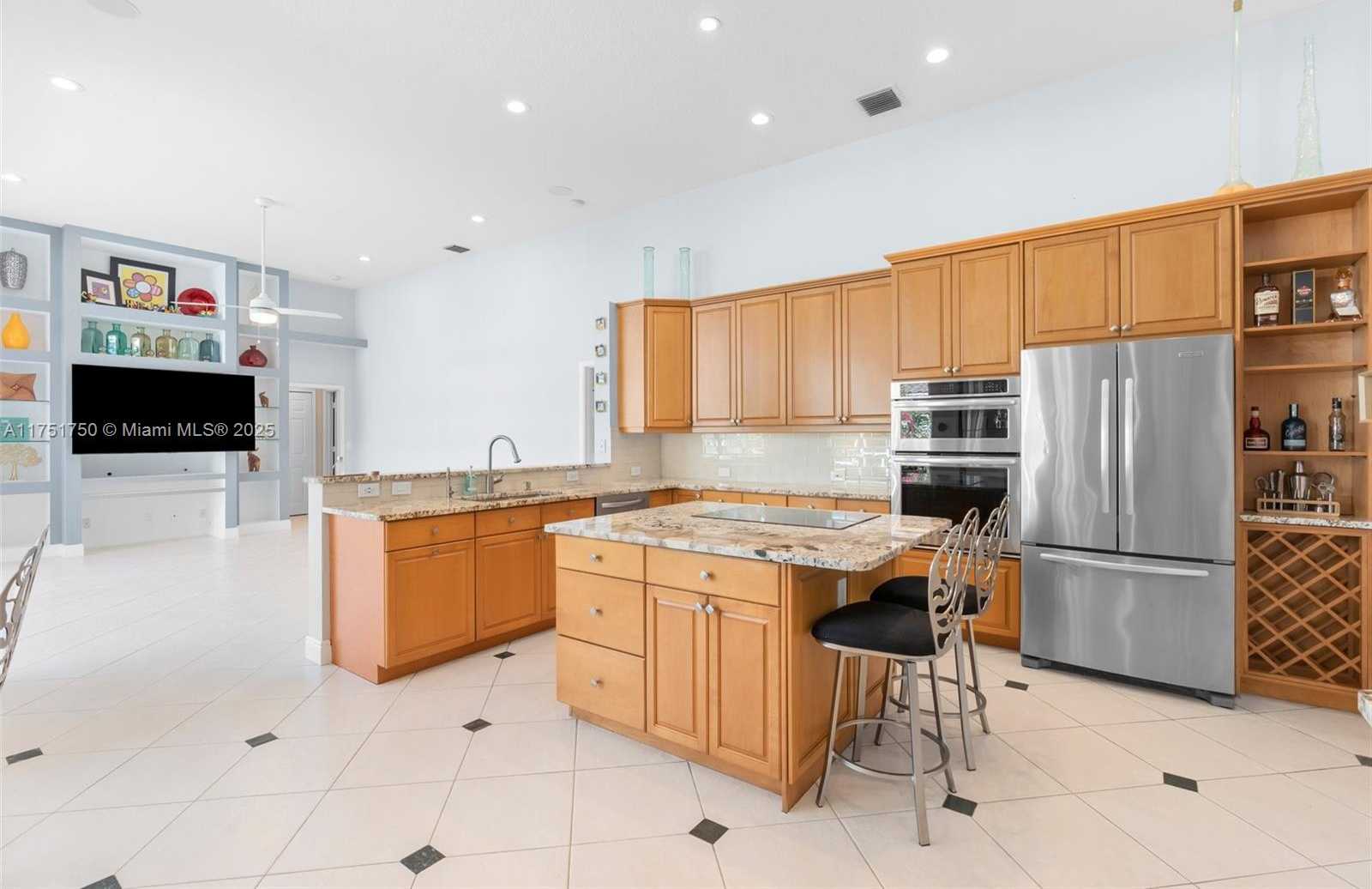 Small Image of 5135 KENSINGTON CIR, Coral Springs Number 22