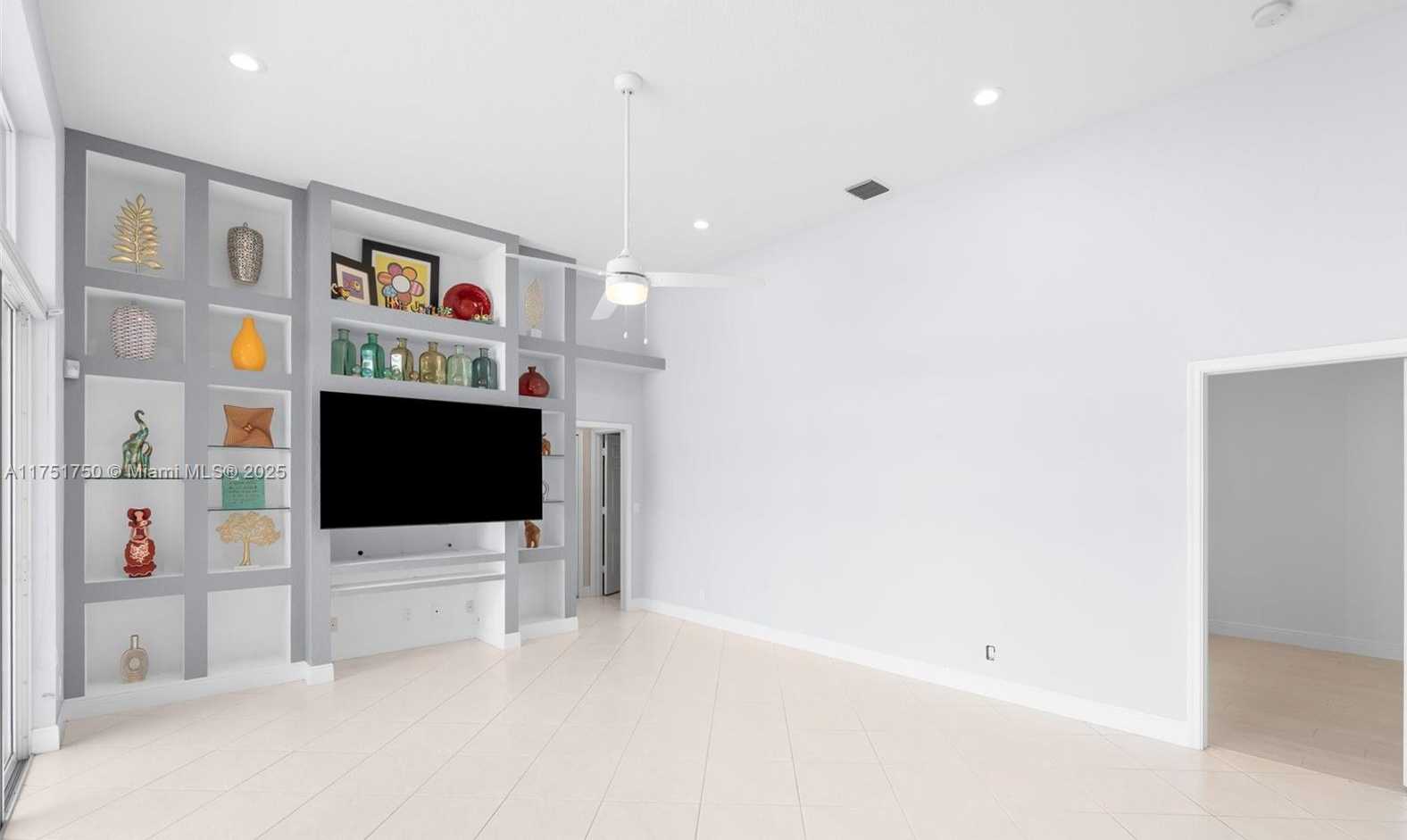 Small Image of 5135 KENSINGTON CIR, Coral Springs Number 26