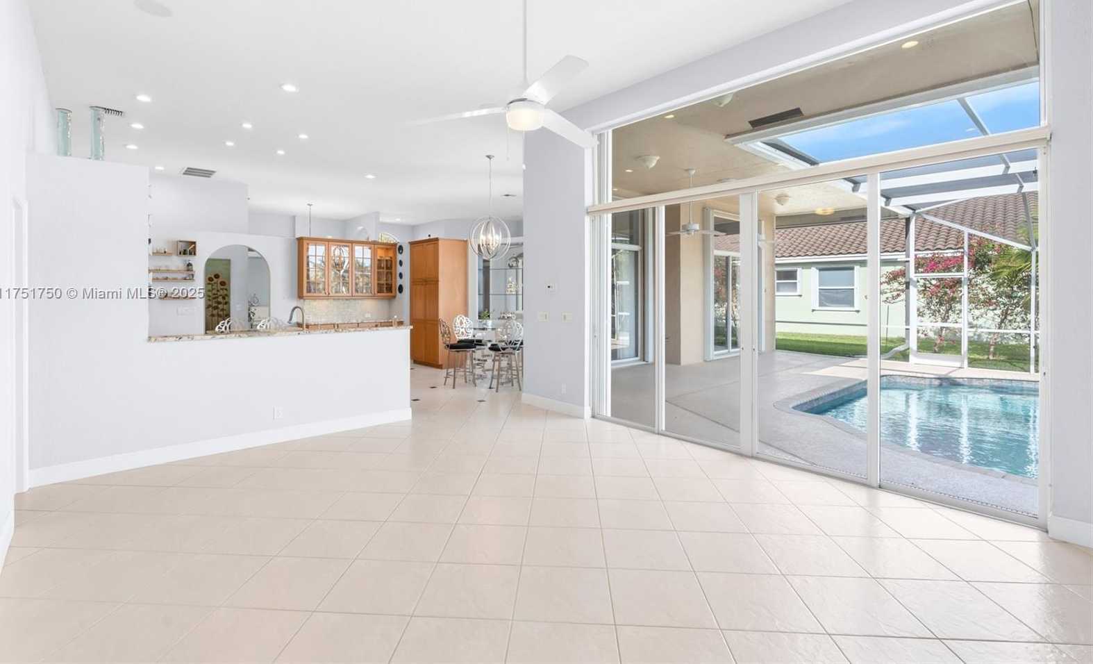 Small Image of 5135 KENSINGTON CIR, Coral Springs Number 27