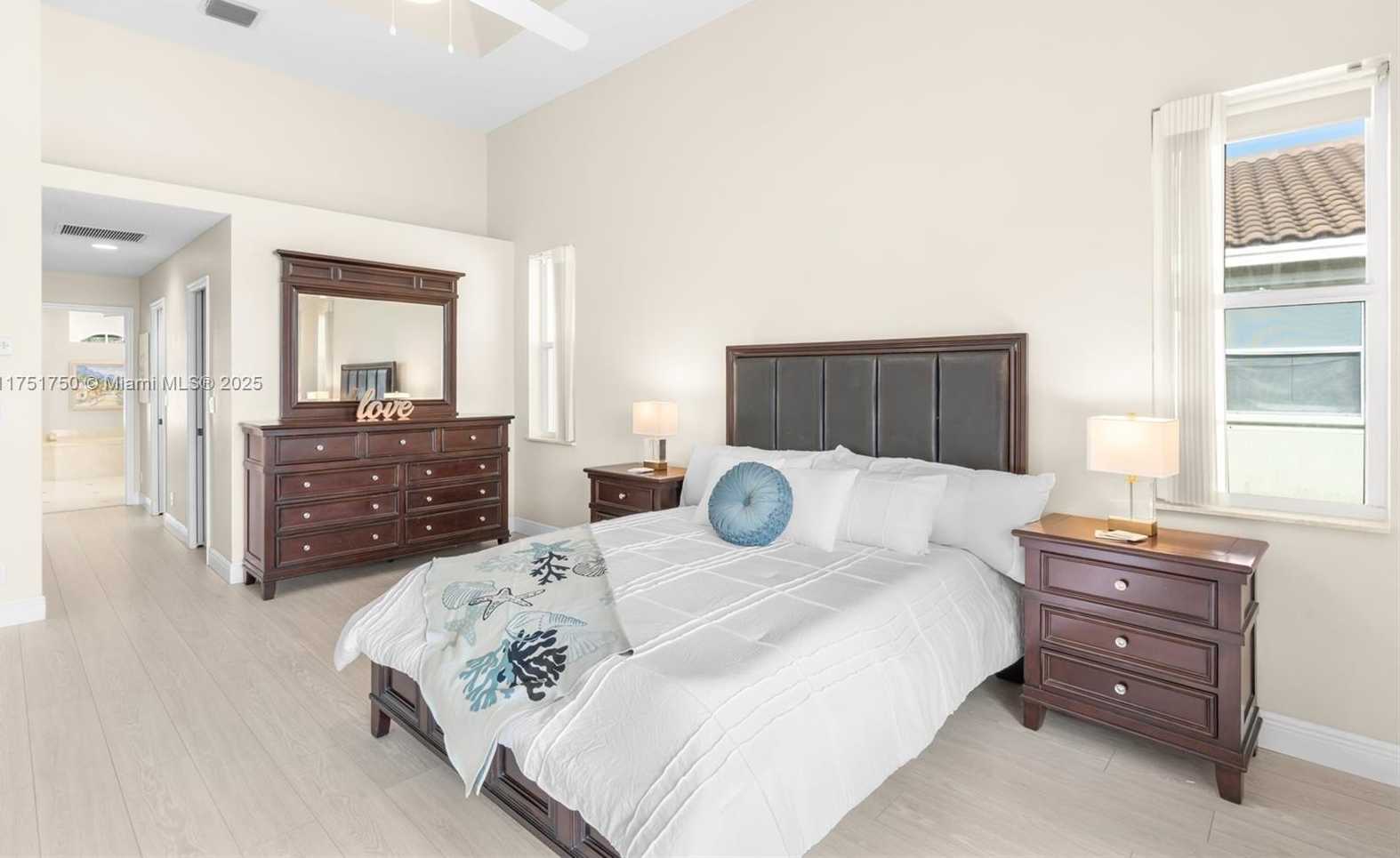 Small Image of 5135 KENSINGTON CIR, Coral Springs Number 29