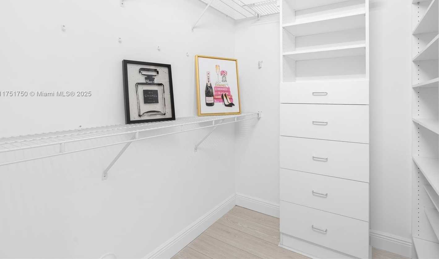 Small Image of 5135 KENSINGTON CIR, Coral Springs Number 30