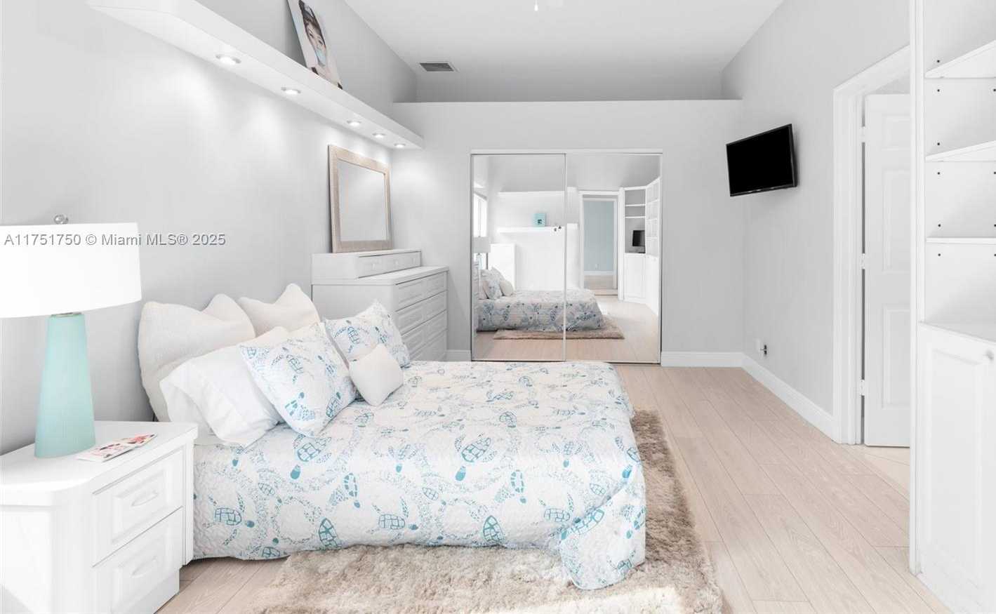 Small Image of 5135 KENSINGTON CIR, Coral Springs Number 37