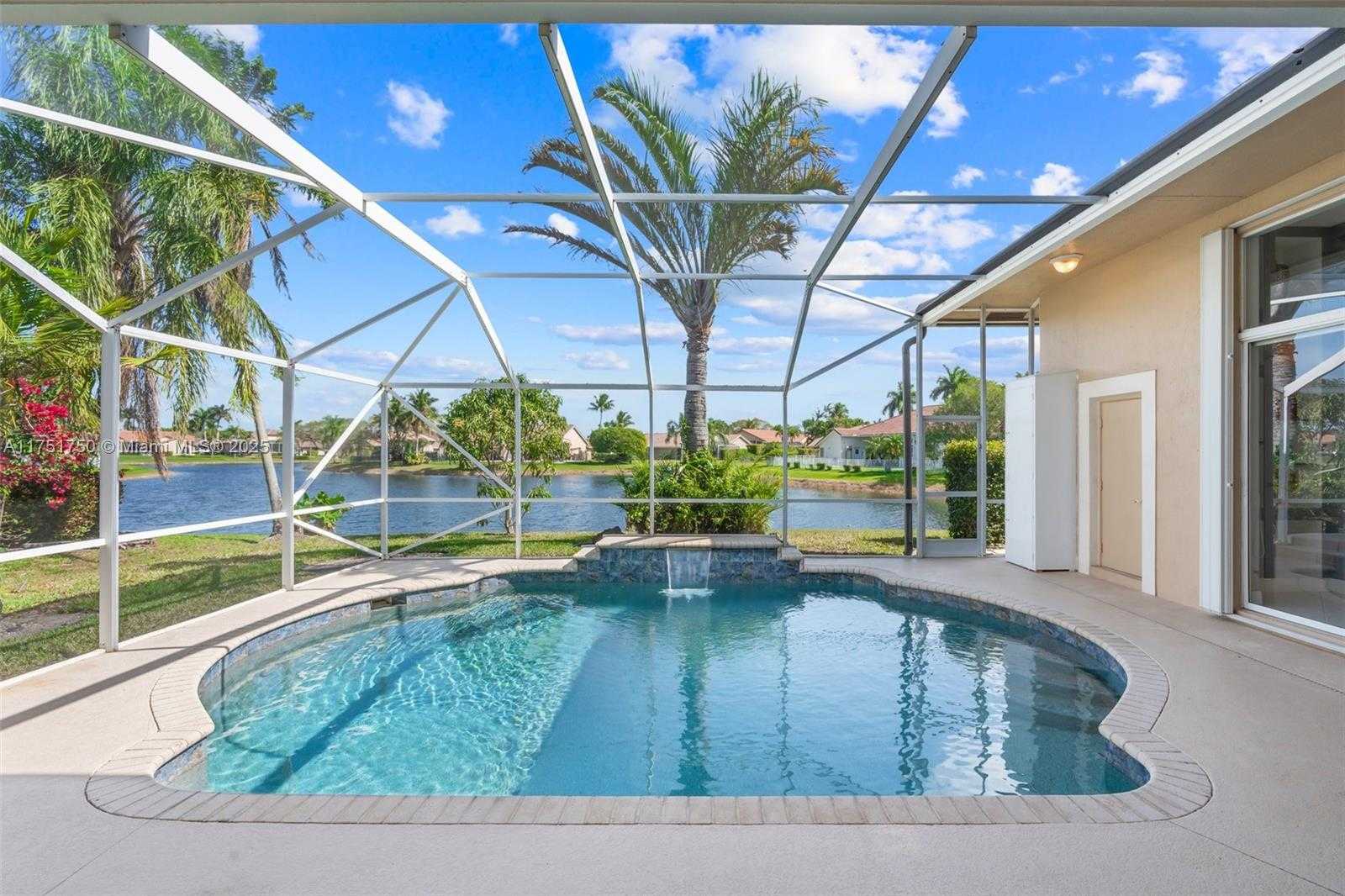 Small Image of 5135 KENSINGTON CIR, Coral Springs Number 47