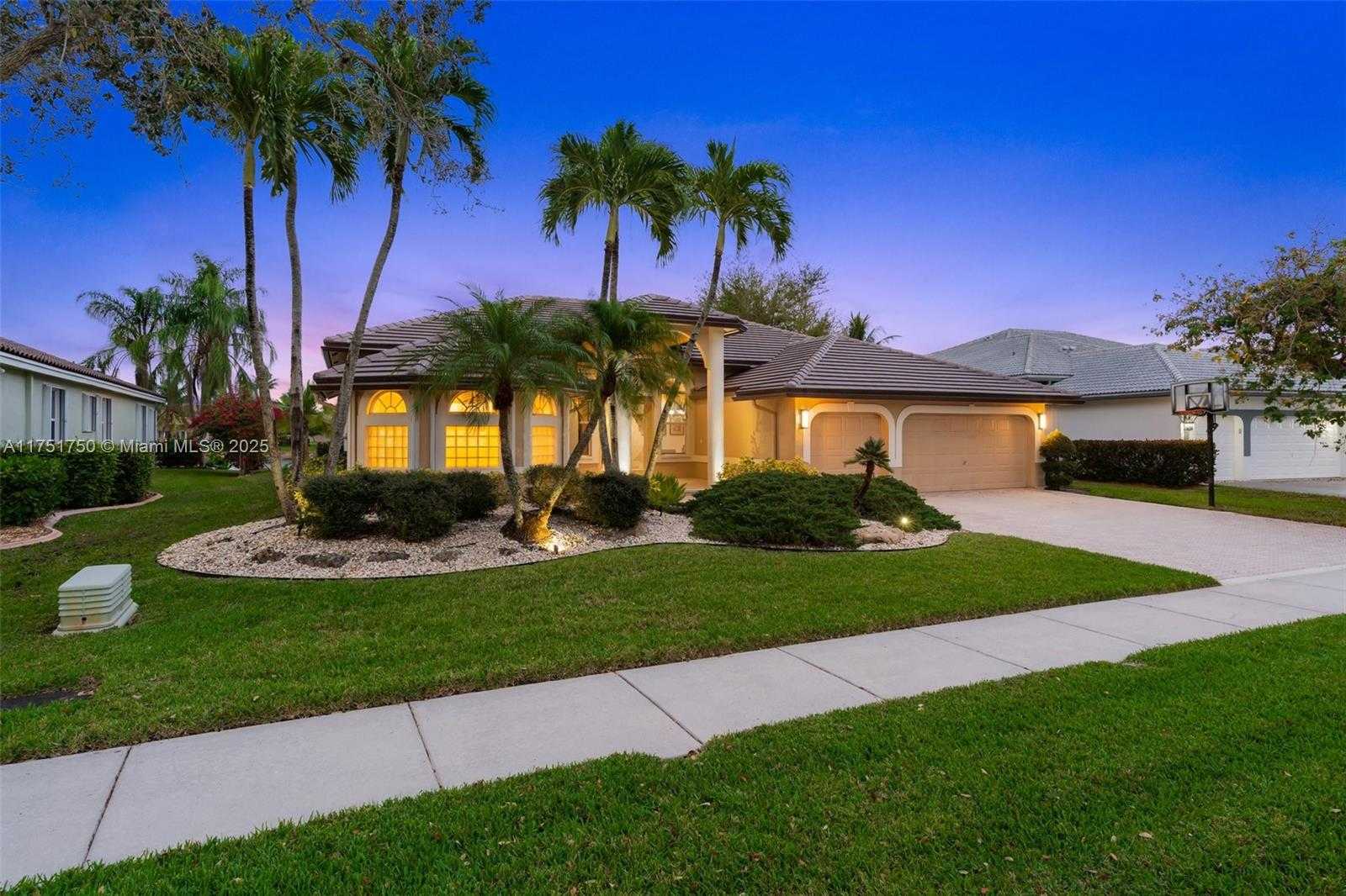 Small Image of 5135 KENSINGTON CIR, Coral Springs Number 57