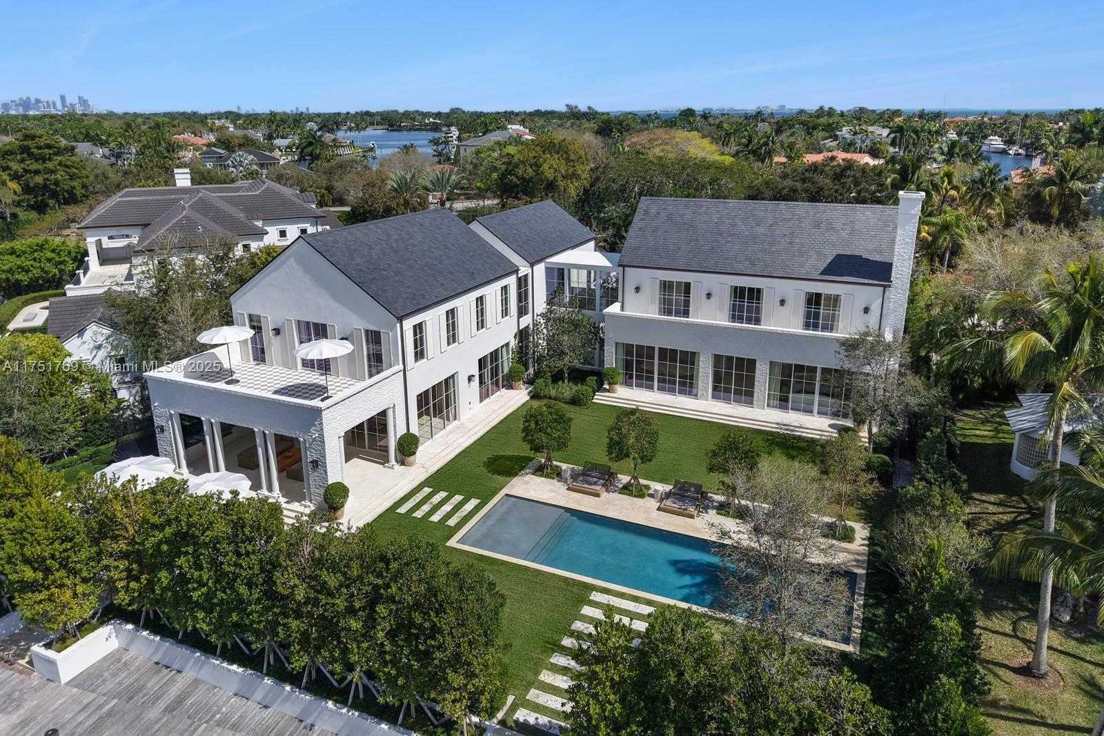 Small Image of 9330 GALLARDO ST, Coral Gables Number 2