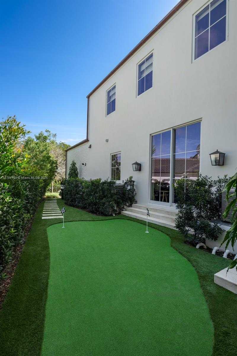 Small Image of 9330 GALLARDO ST, Coral Gables Number 29