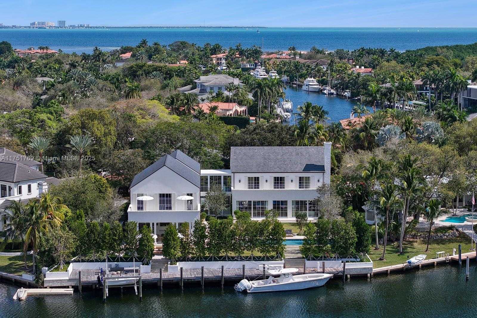 Small Image of 9330 GALLARDO ST, Coral Gables Number 3