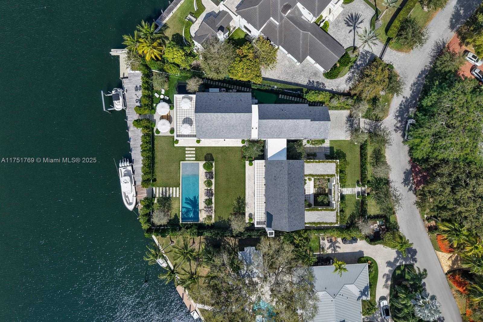 Small Image of 9330 GALLARDO ST, Coral Gables Number 33